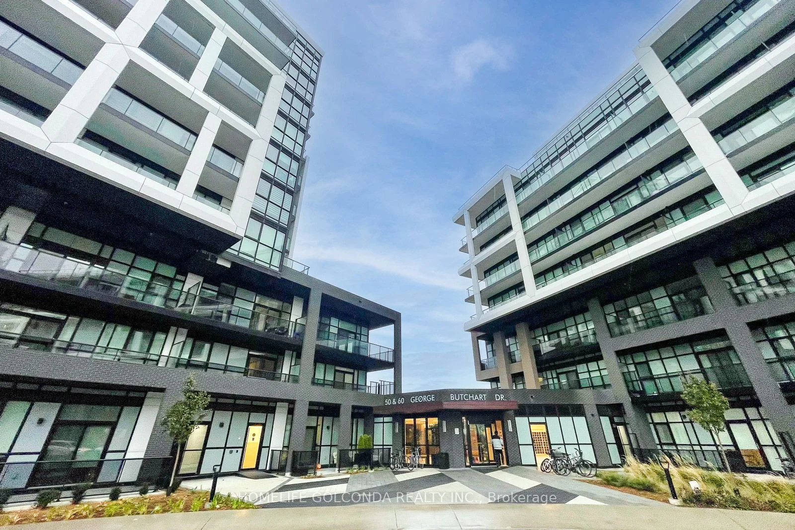 50 George Butchart Drive 1011, Toronto W05, ON M3K 0C9