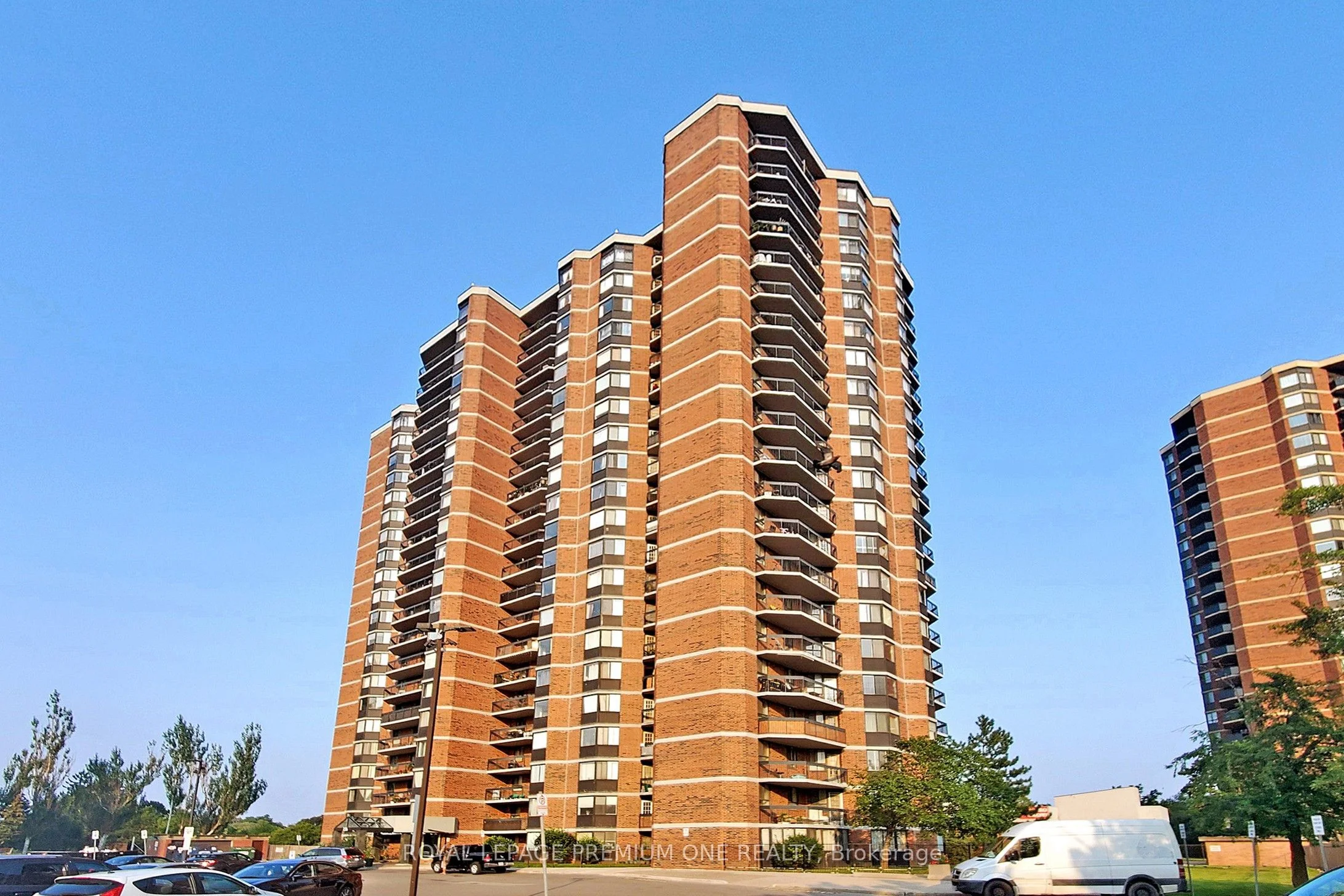 236 Albion Road 1510, Toronto W10, On M9w 6a6