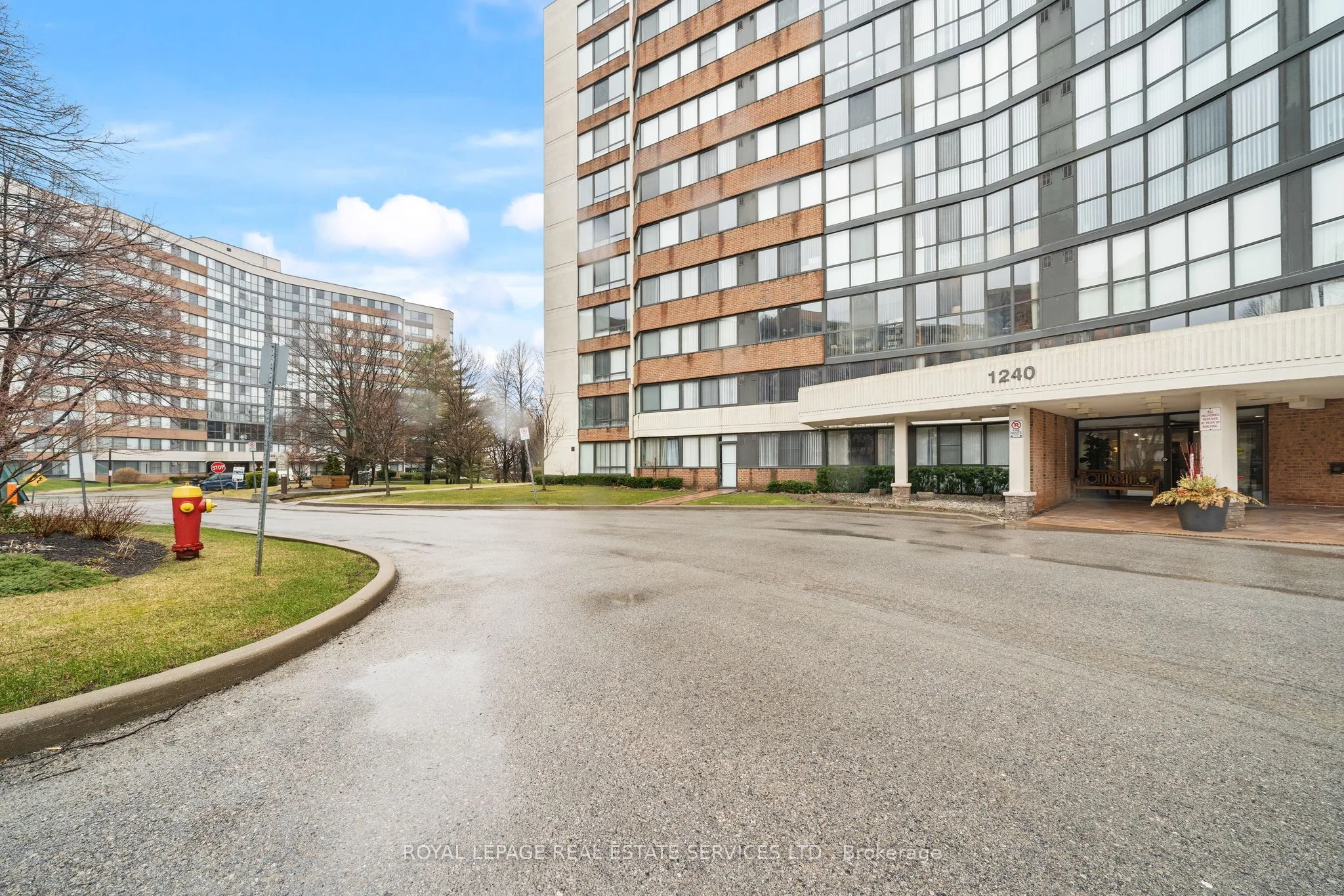 1240 Marlborough Court 1104, Oakville, ON L6H 3K7
