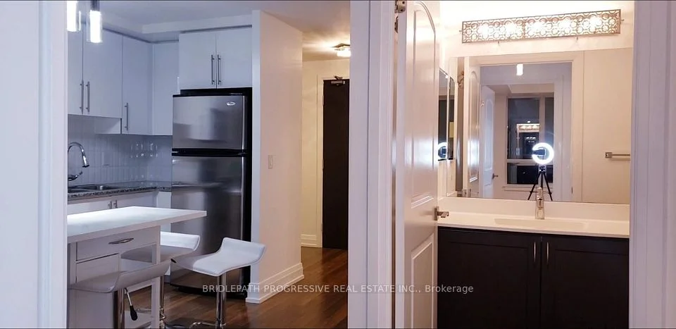1 De Boers Avenue 1608, Toronto W05, ON M3J 0G6