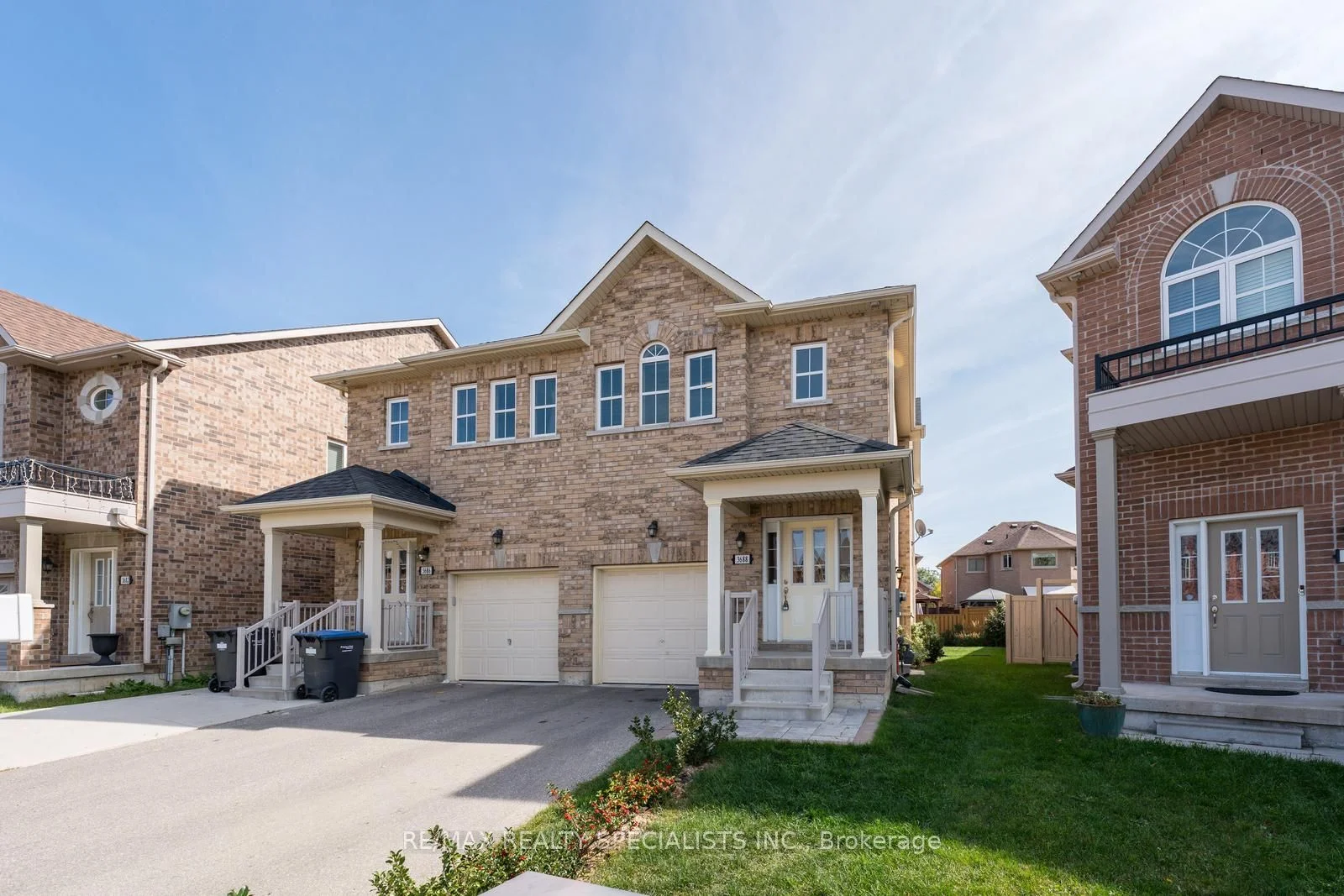 3688 Banff Court, Mississauga, ON L5N 7A2