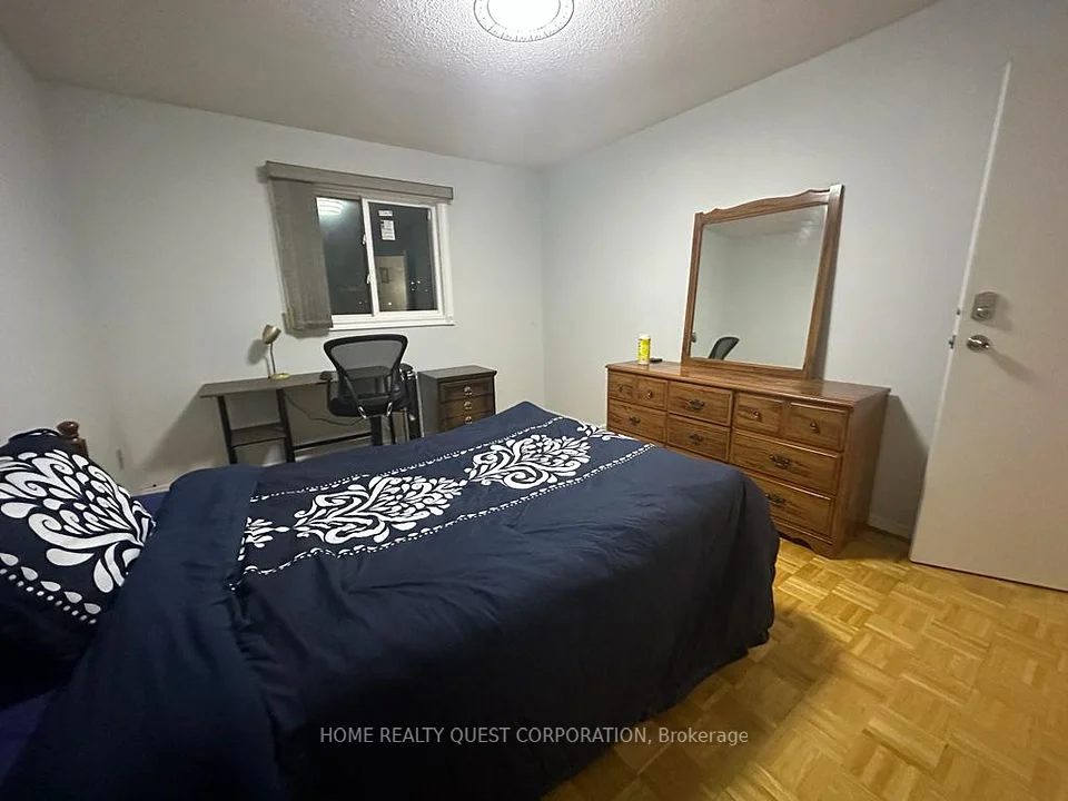 1722 Princelea Place A, Mississauga, ON L5M 3R4