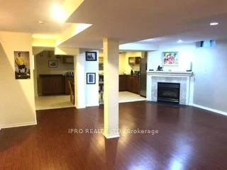 4833 Wild Rose Street, Mississauga, ON L5M 5M8
