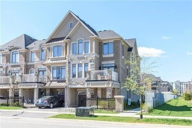 2574 Grand Oak Trail, Oakville, ON L6M 0S4