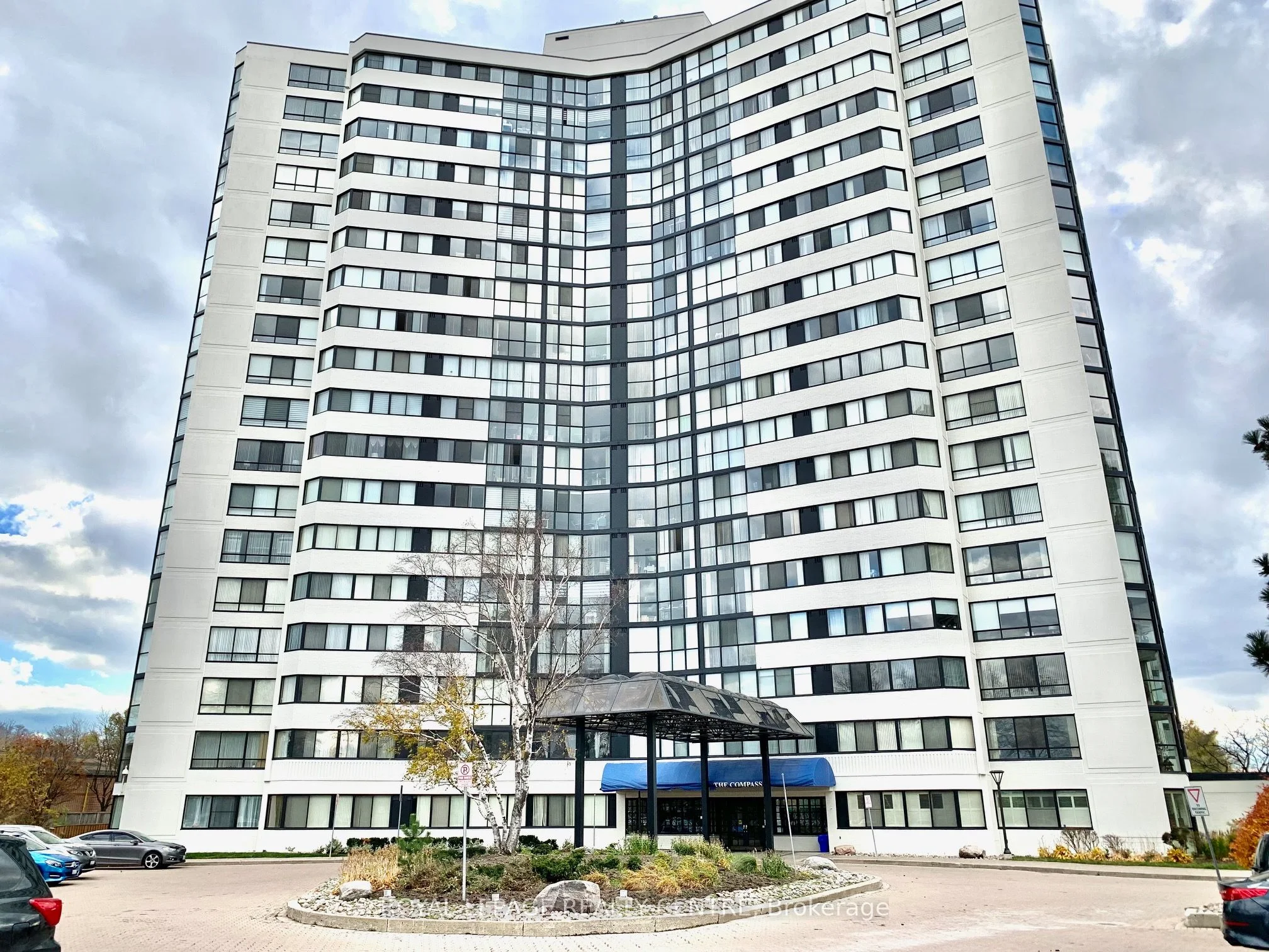 1360 Rathburn Road E 1210, Mississauga, On L4w 4h4