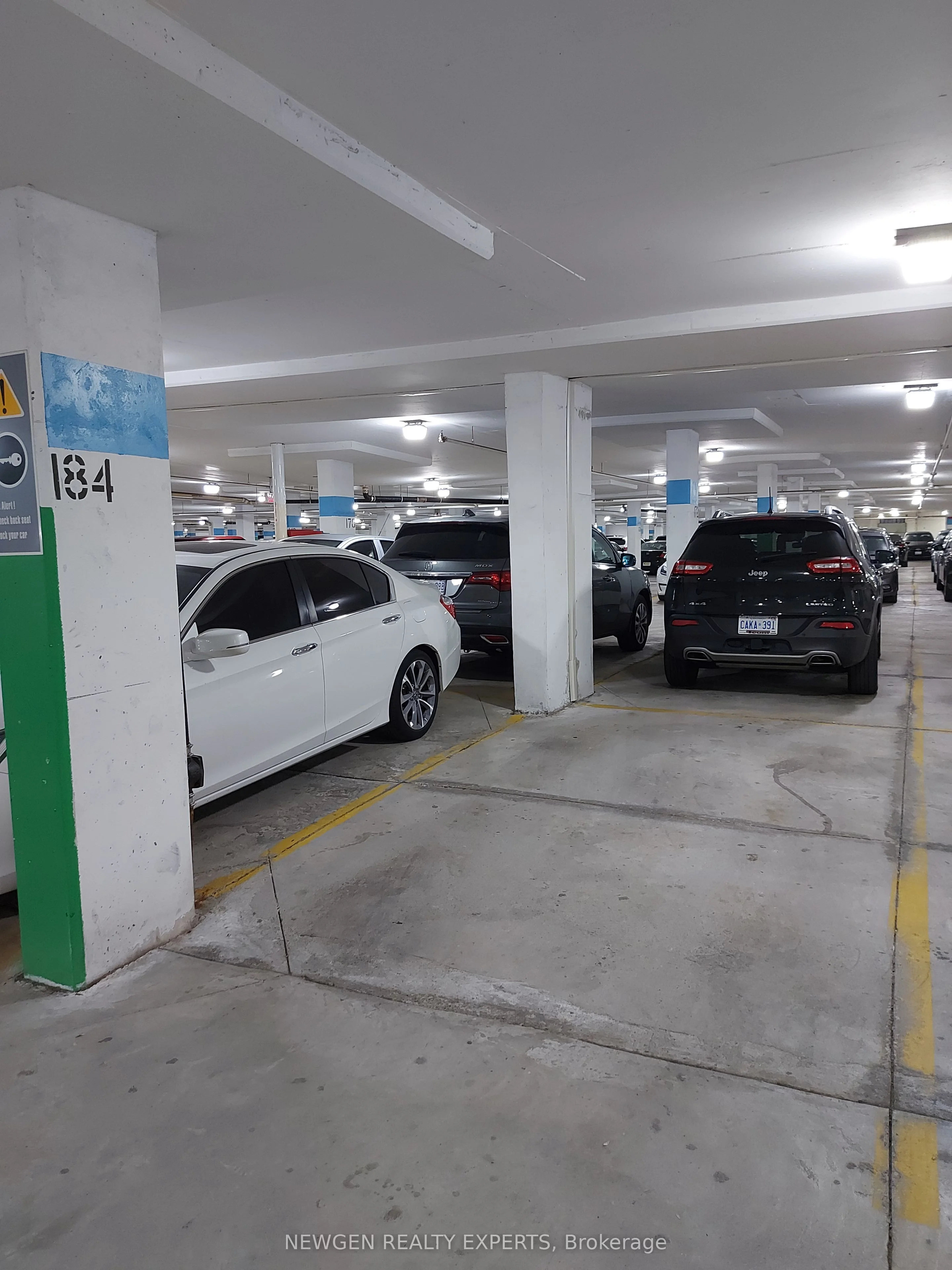 25 Kingsbridge Garden Circle 1819, Mississauga, ON L5R 4B1