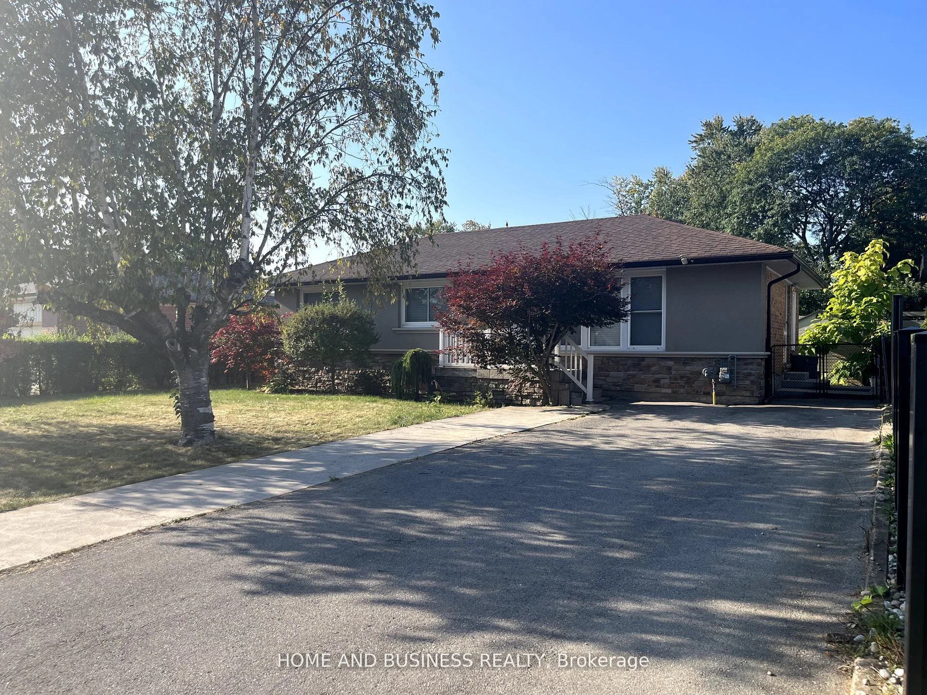 376 Ashbury Road, Oakville, ON L6K 2M7