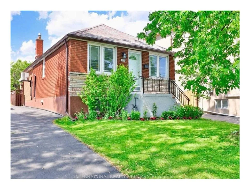 1178 Glencairn Avenue N, Toronto W04, ON M6B 2B5