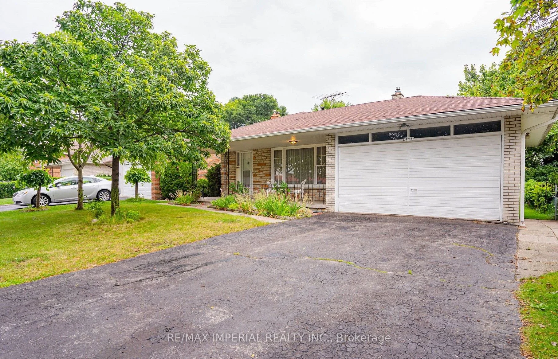 2143 Linby Street MAIN, Mississauga, ON L4Y 1V6