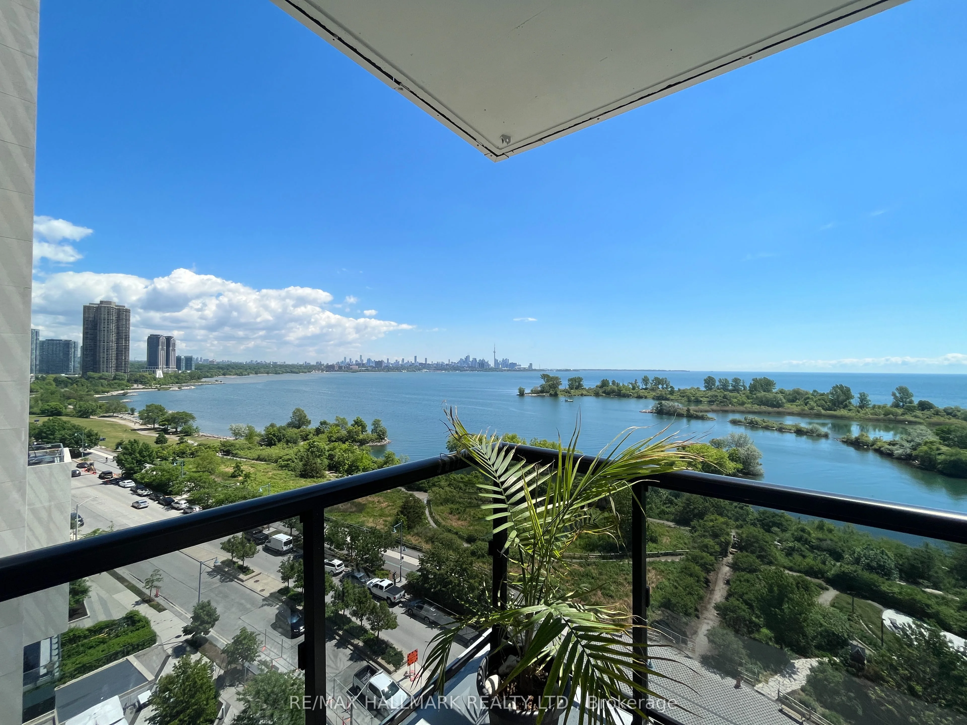 65 Annie Craig Drive 808, Toronto W06, On M8v 0c4