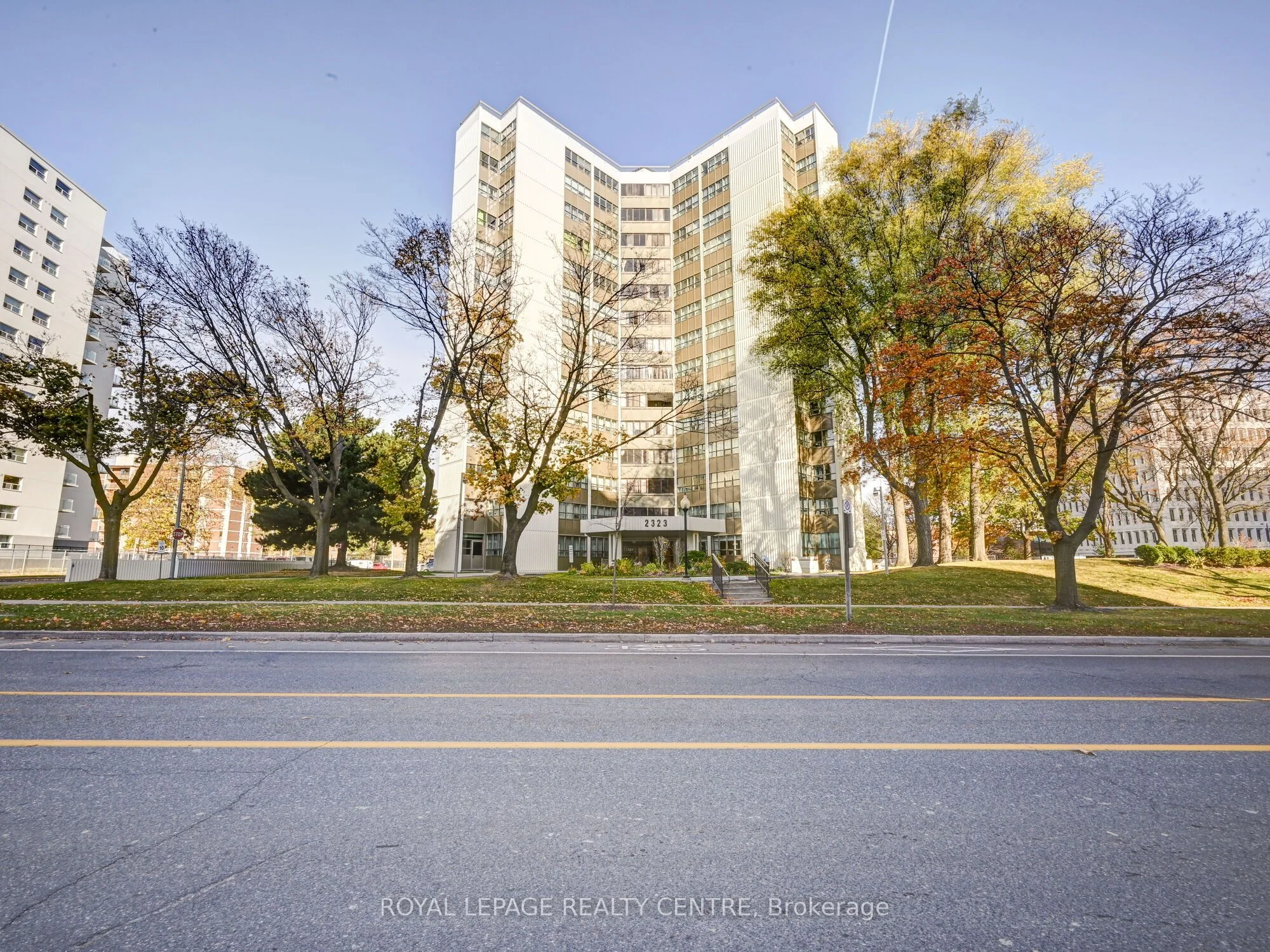 2323 Confederation Parkway 202, Mississauga, On L5b 1r6