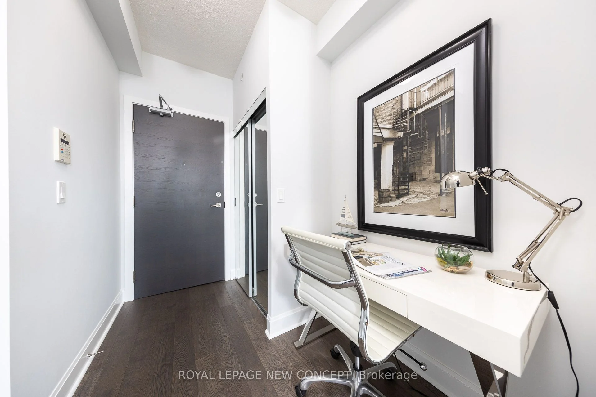 33 Shore Breeze Drive 1211, Toronto W06, ON M8V 0G1