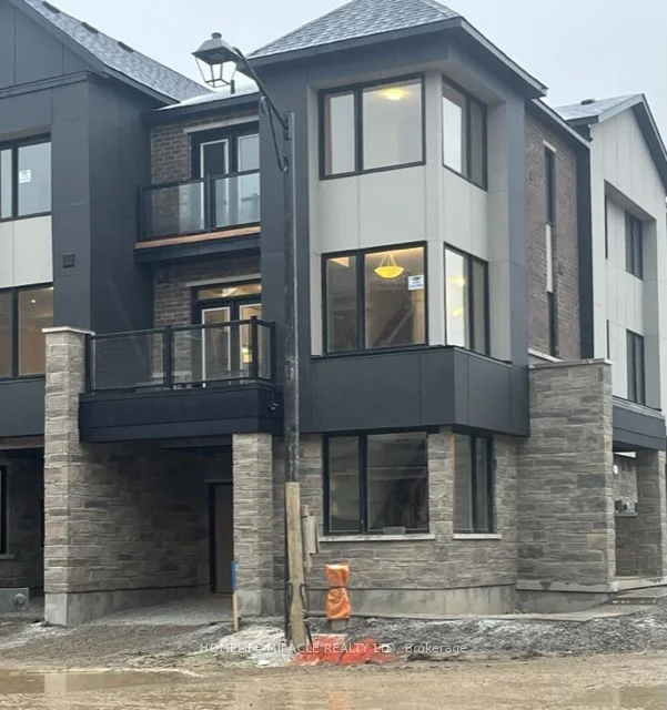 5176 Zionkate Lane, Mississauga, ON L5M 2S8