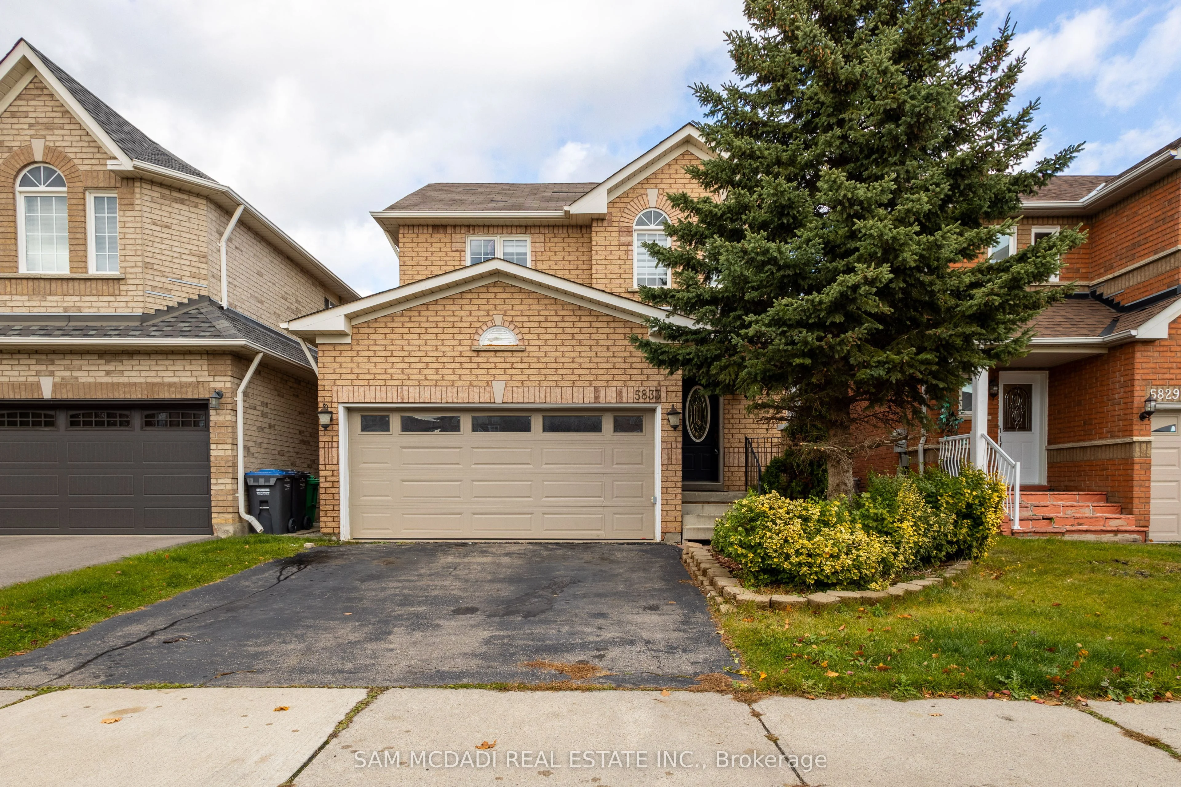 5833 Swordsman Drive, Mississauga, On L5m 6n7