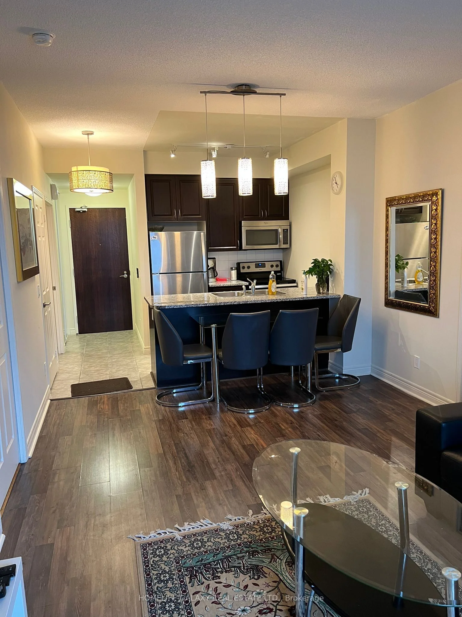 339 Rathburn Road W A 1717, Mississauga, On L5b 0k6