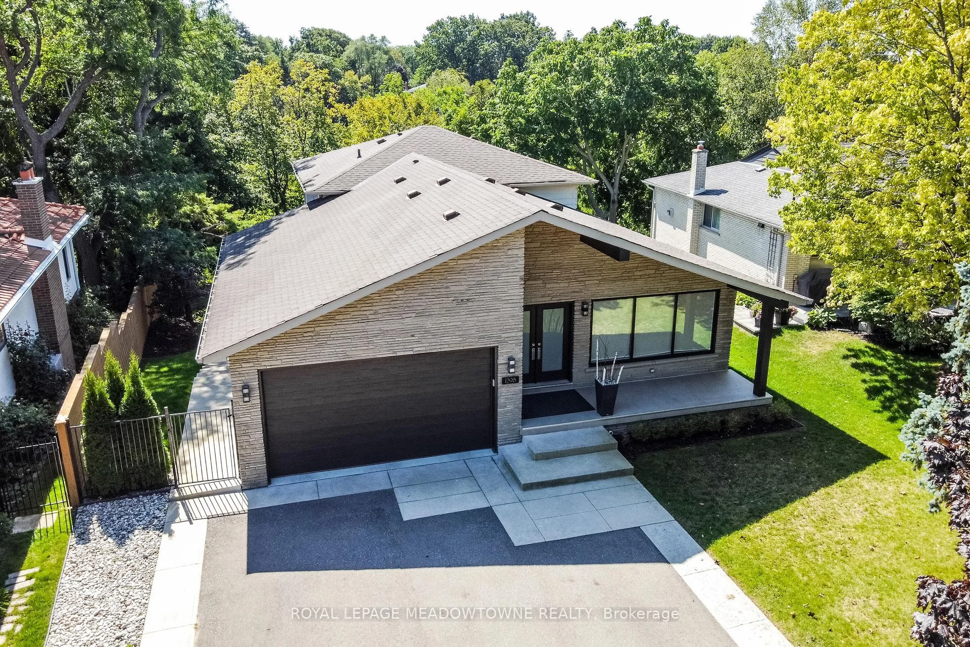 1298 Bramblewood Lane, Mississauga, ON L5H 1M1