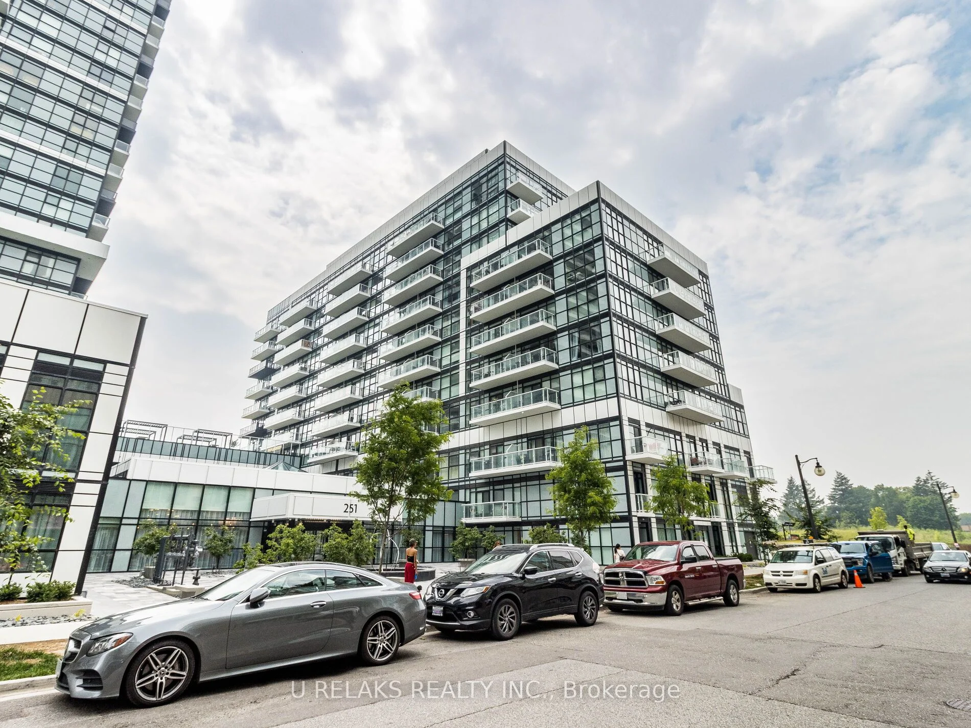 251 Manitoba Street 330, Toronto W06, ON M8Y 0C7