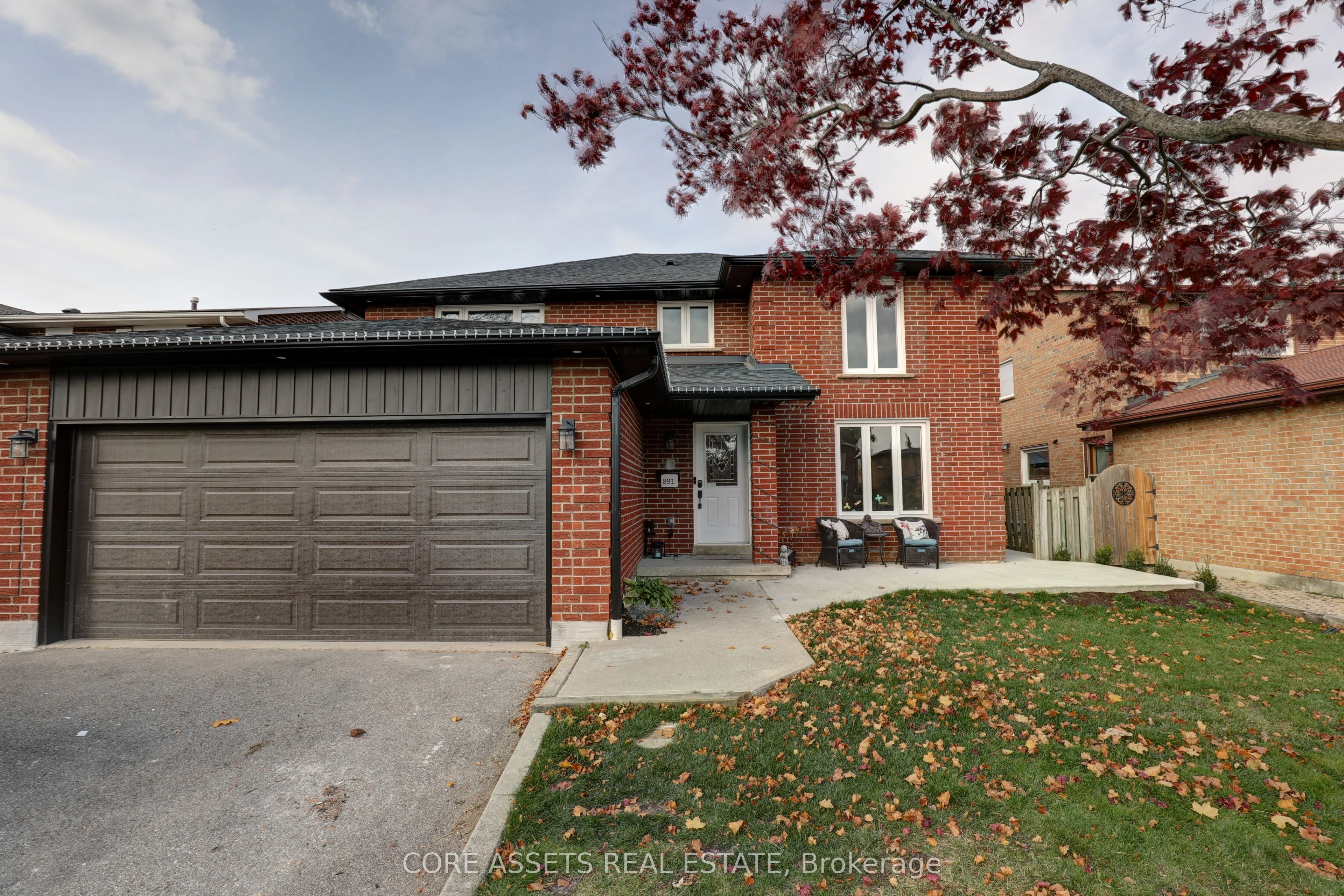 891 Willowbank Trail Lower, Mississauga, ON L4W 3M2