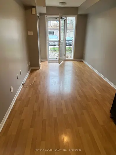 4975 Southampton Drive 143, Mississauga, ON L5M 8C8