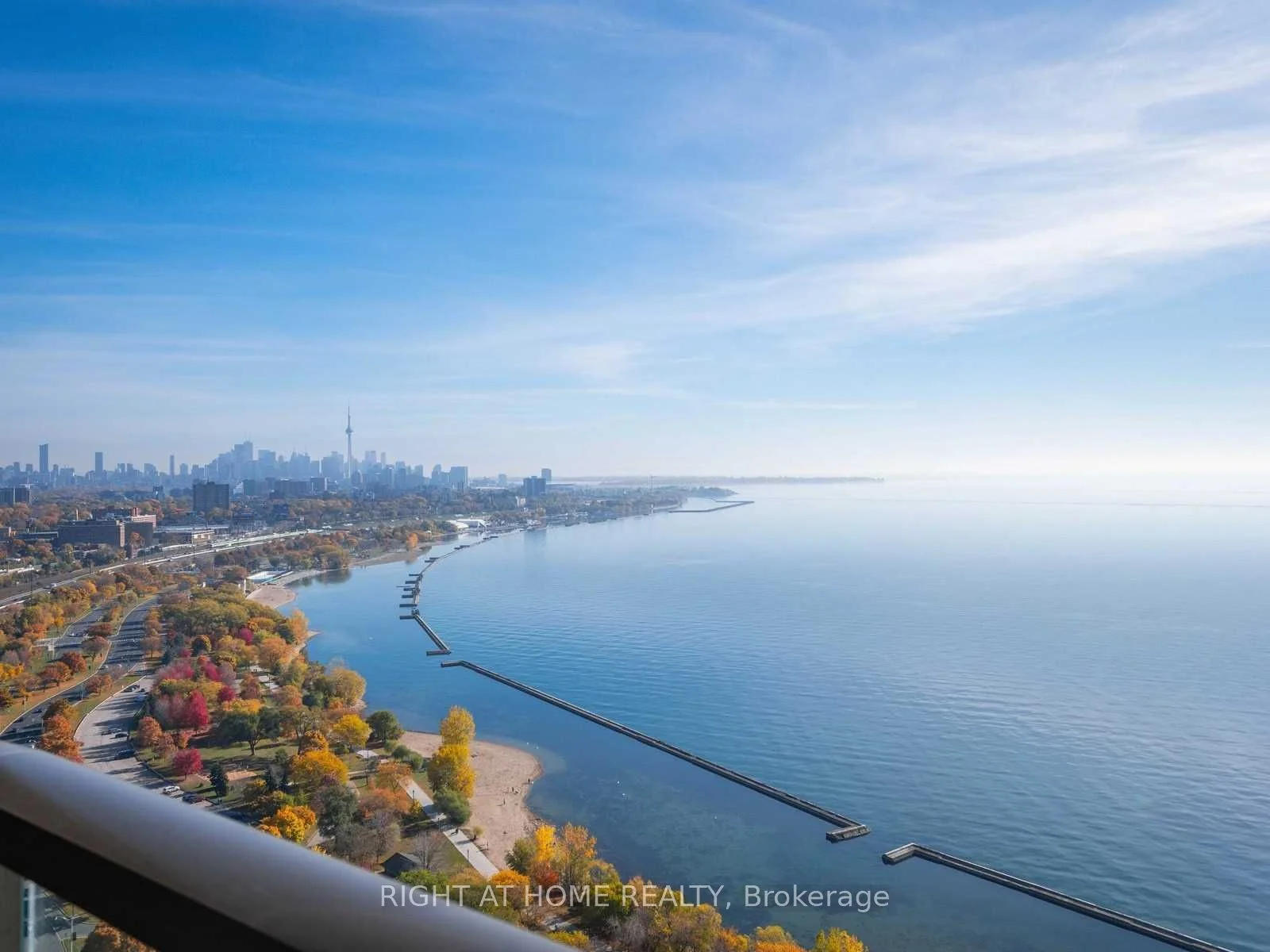 1926 Lakeshore Boulevard W 4205, Toronto W01, On M6s 1a1