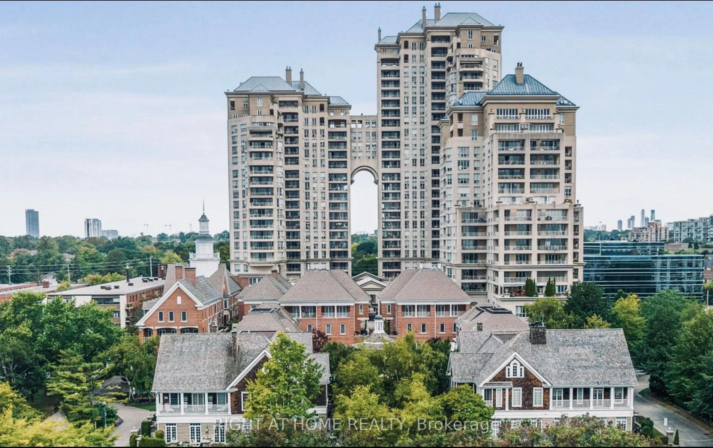 2285 Lakeshore Boulevard W 2111, Toronto W06, ON M8V 3X9