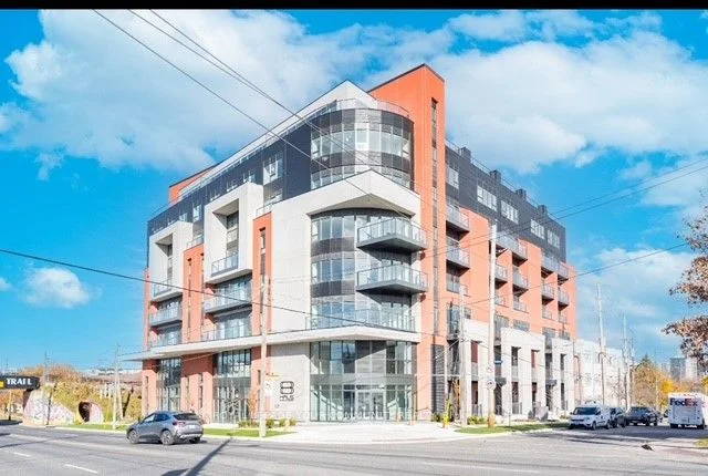 2433 Dufferin Street 306, Toronto W04, ON M6E 3T3