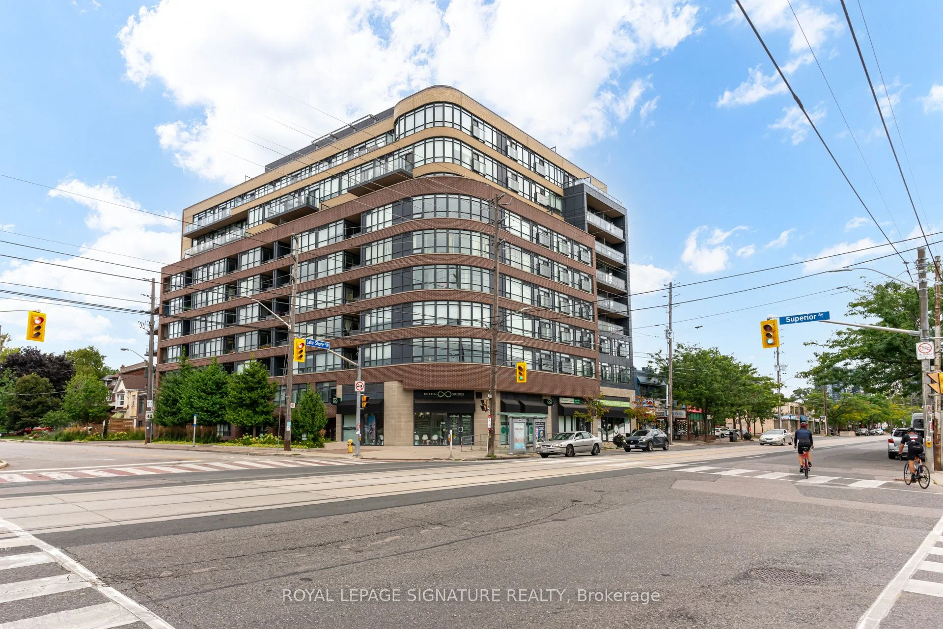 11 Superior Avenue 504, Toronto W06, On M8v 0a7