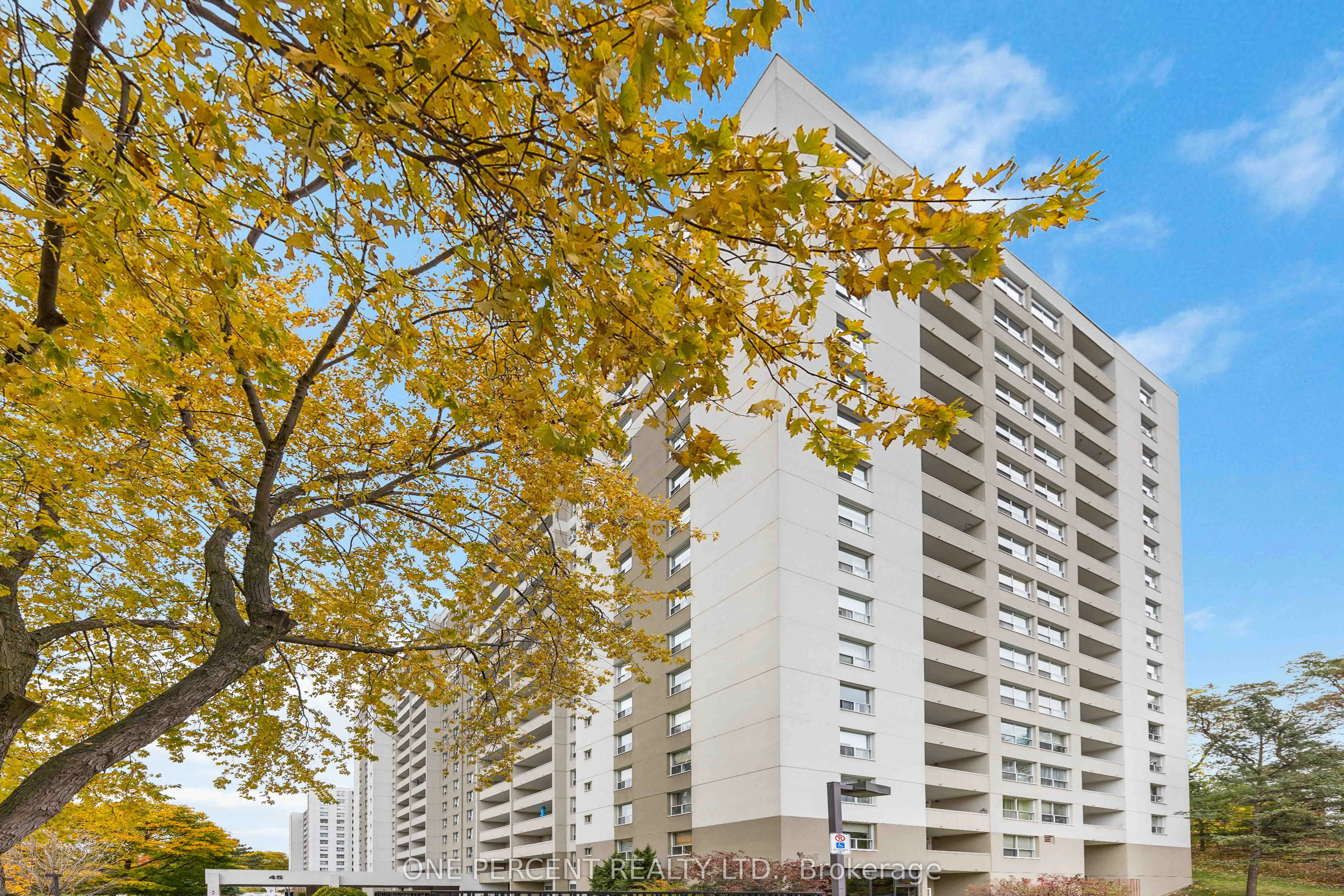 45 southport Street 1108, Toronto W01, ON M6S 3N5