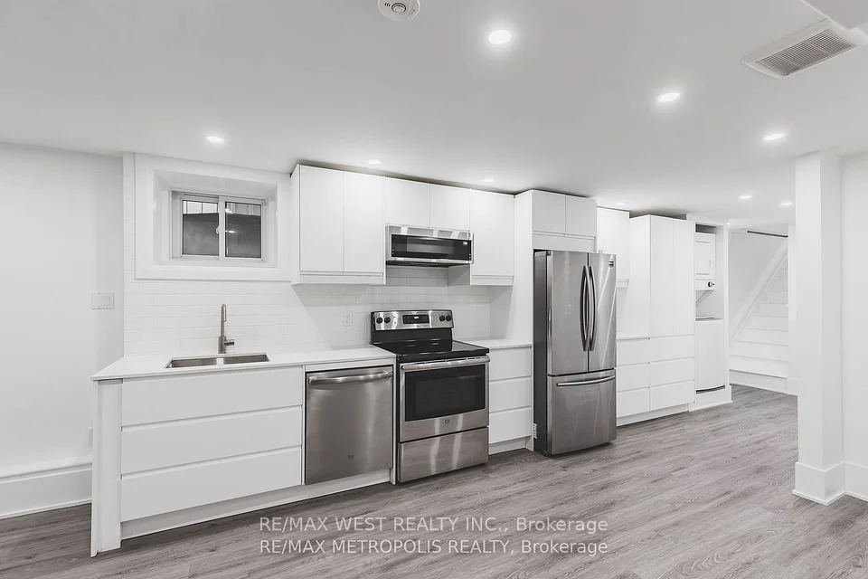210 Fern Avenue Bsmt, Toronto W01, ON M6R 1K4