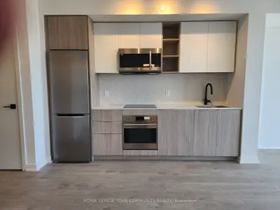 36 Zorra Street 1006, Toronto W08, On M8z 4z7