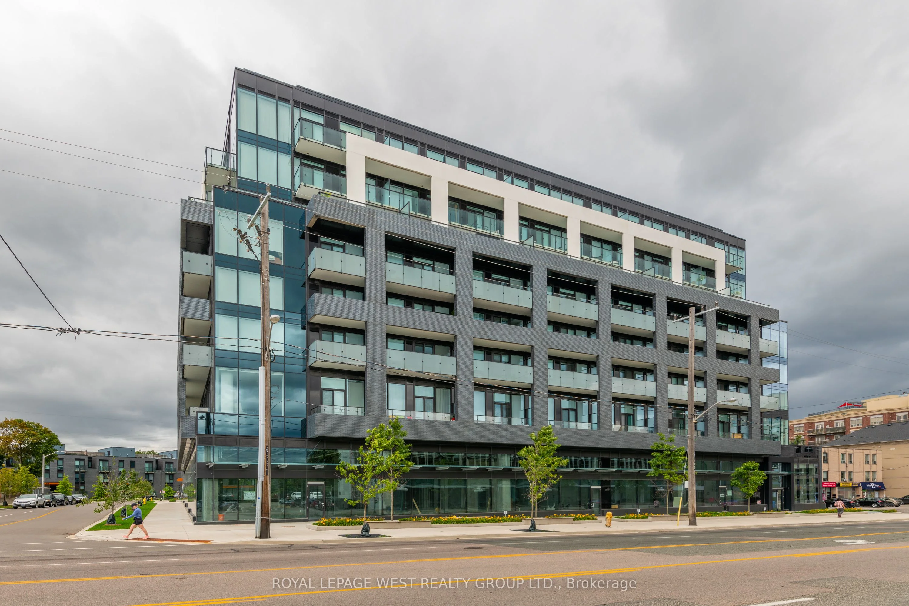 4208 Dundas Street W 415, Toronto W08, ON M8X 1Y6