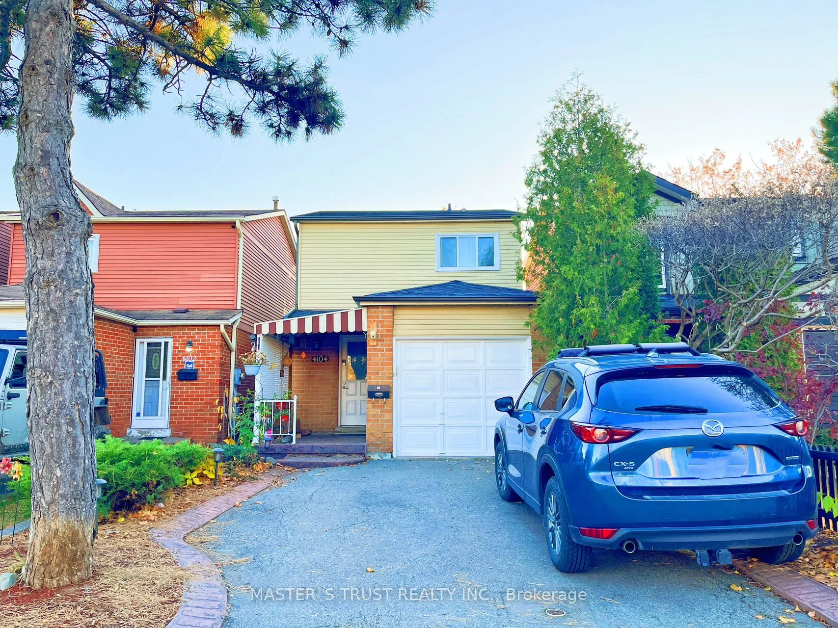 4104 Teakwood Drive, Mississauga, ON L5C 3L6