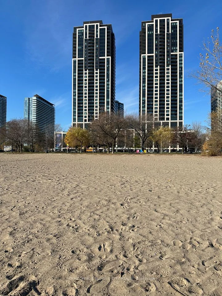 1928 Lakeshore Boulevard 1902, Toronto W01, ON K8N 4Z5