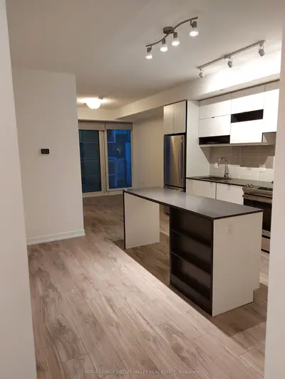 4065 Confederation Parkway 702, Mississauga, ON L5B 0L4
