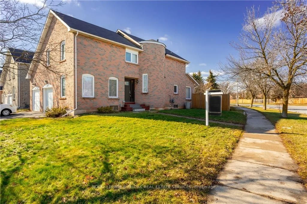 1011 Runnymead Crescent, Oakville, ON L6M 1C5