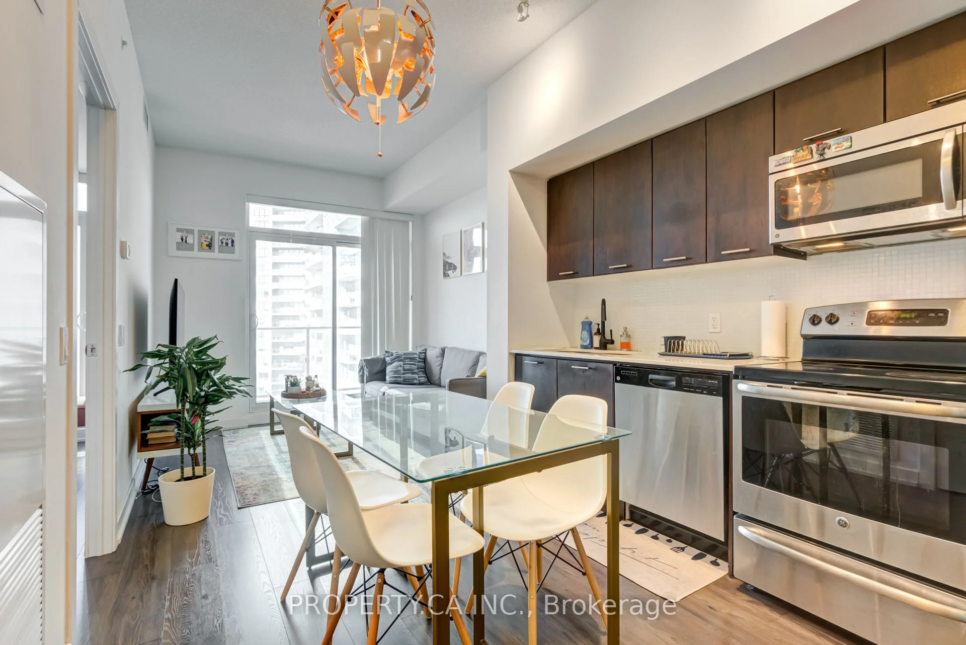 2220 Lakeshore Boulevard 2803, Toronto W06, ON M8V 0C1