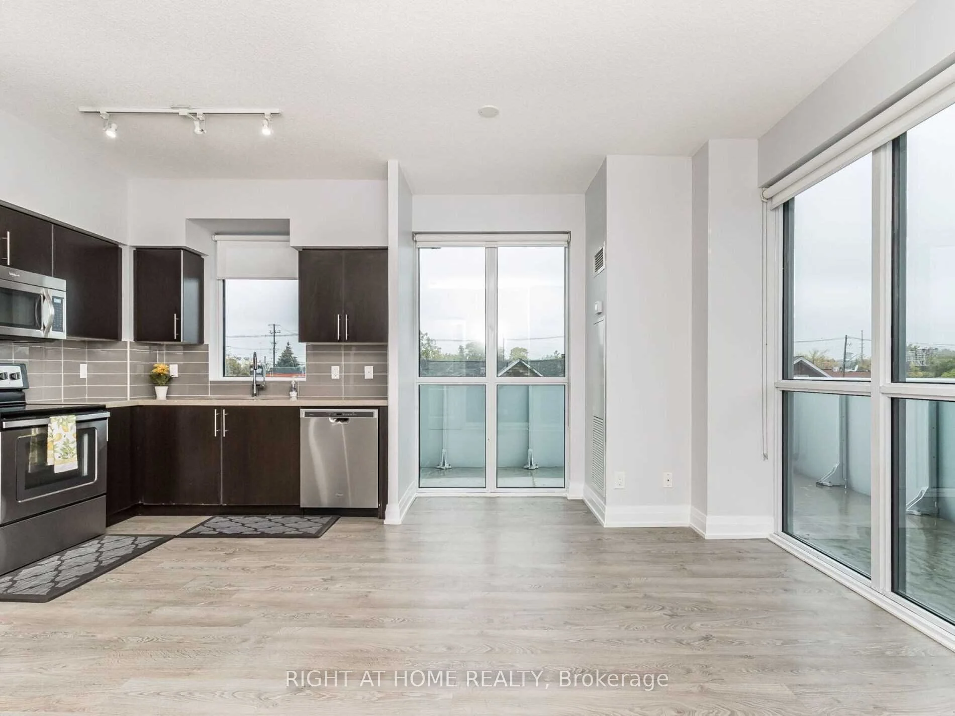 65 Speers Road 203, Burlington, On L6k 0j1