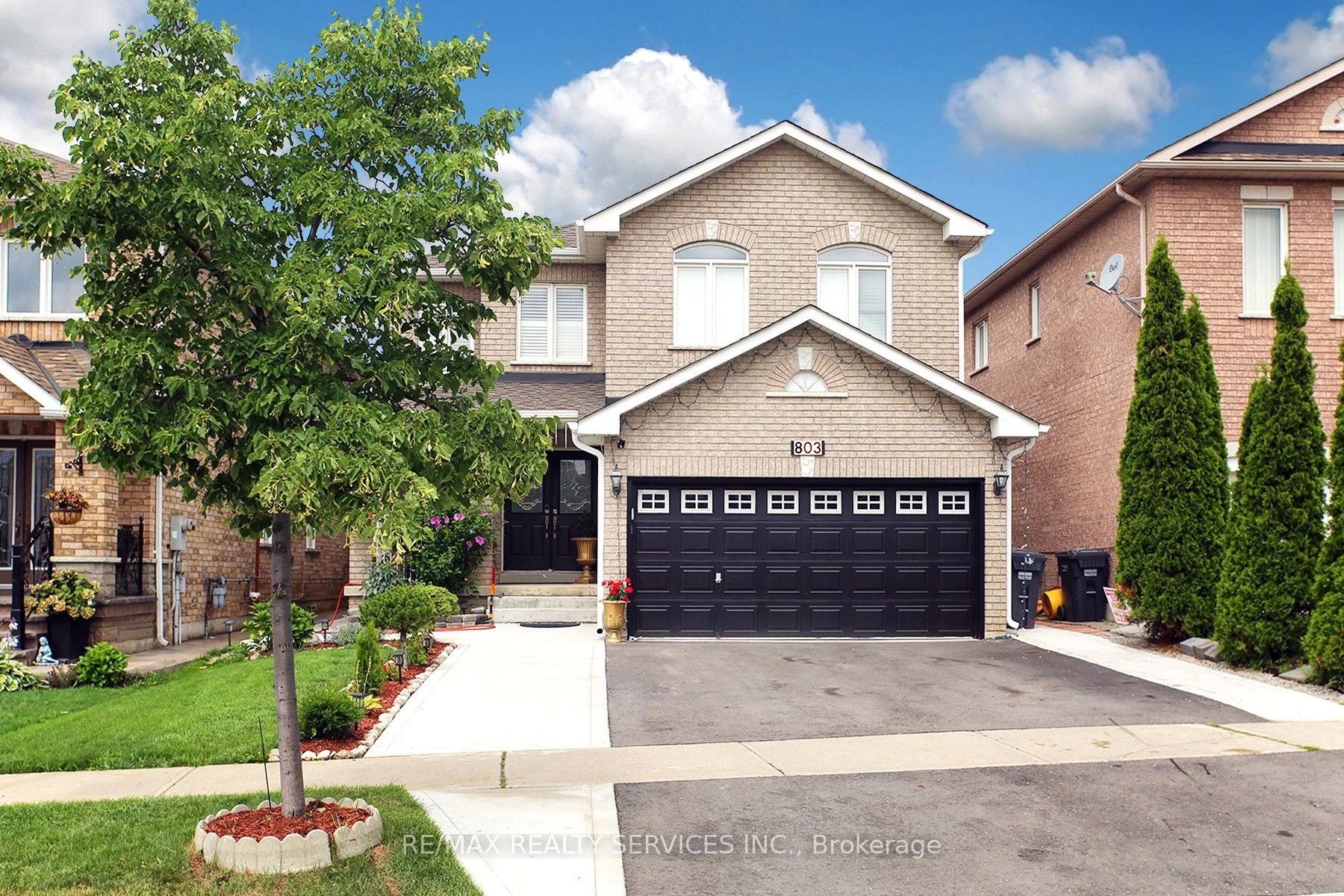803 Envoy Drive, Mississauga, ON L5W 1H3