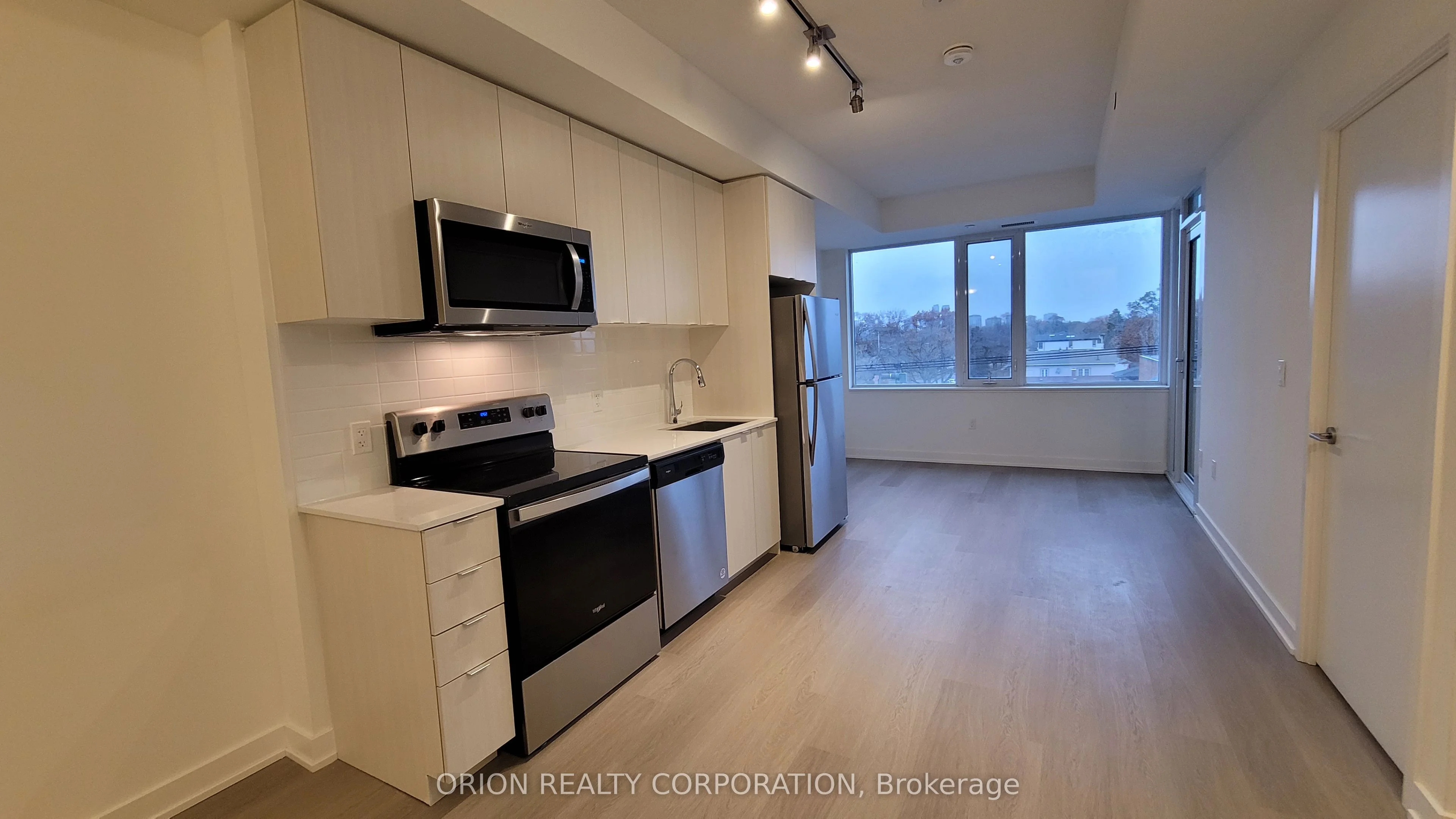 #321 859 The Queensway, Toronto W07, ON, M8Z 1N8