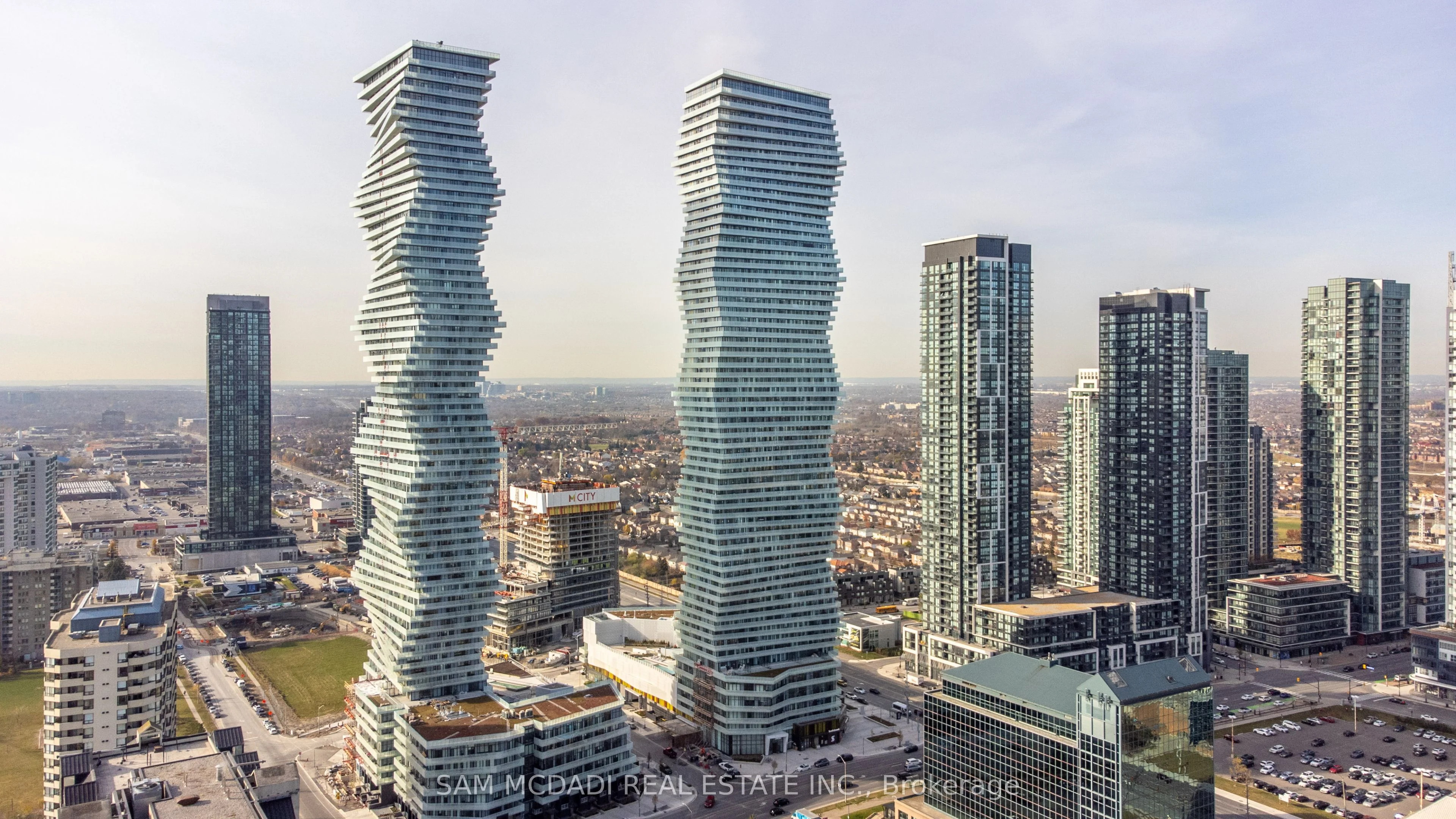 3900 Confederation Parkway 602, Mississauga, On L5b 0m3