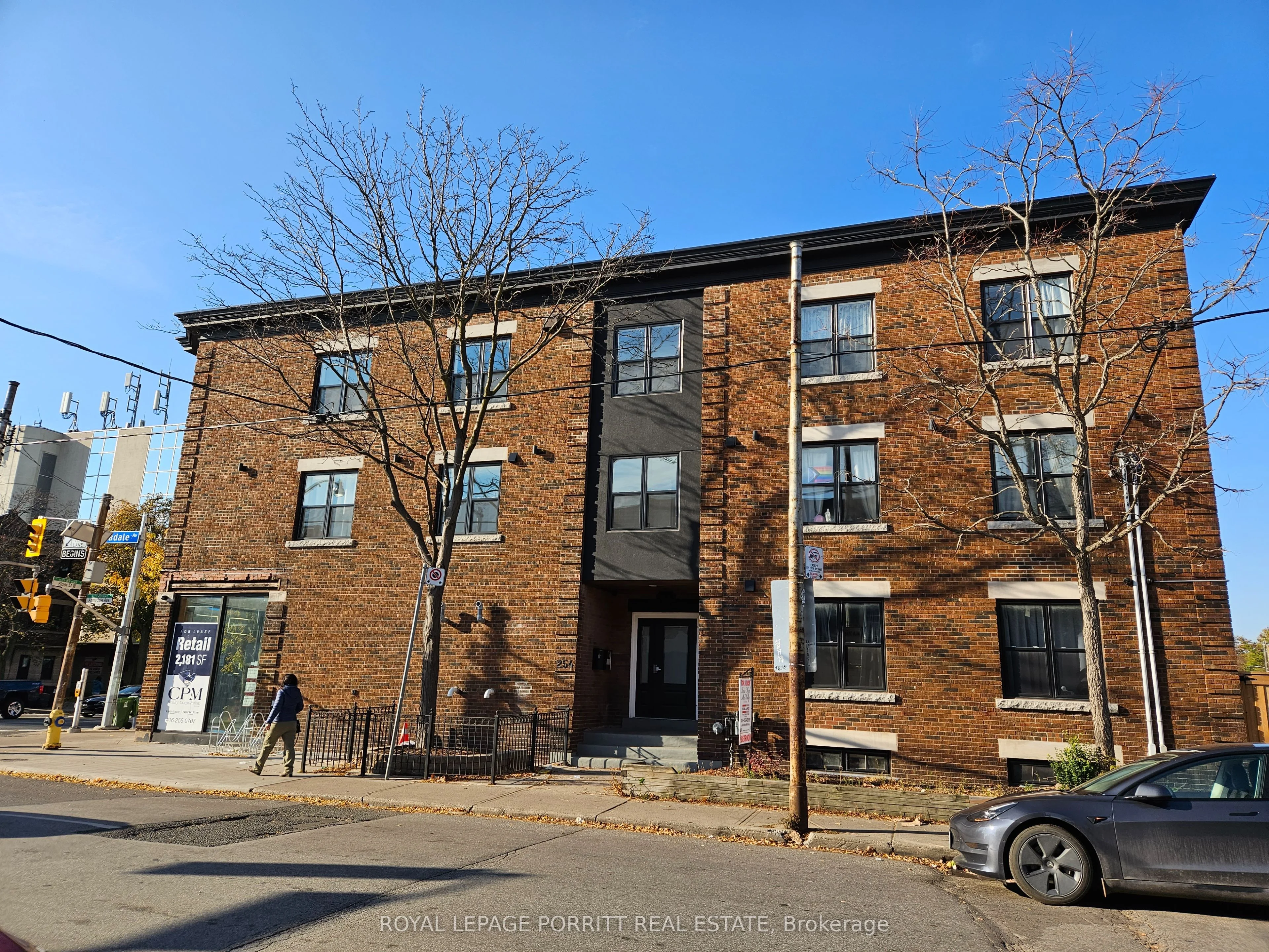 254 Armadale Avenue 6, Toronto W02, ON M6S 3K4