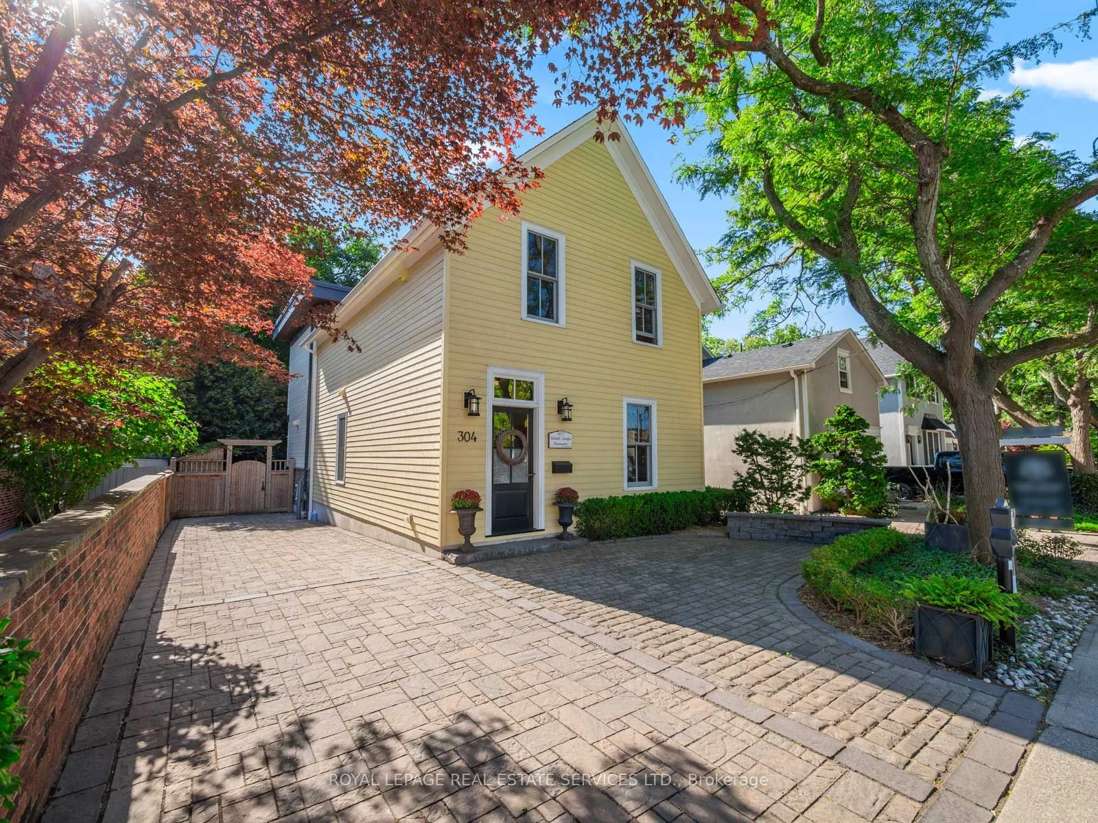 304 Robinson Street, Oakville, On L6j 1g8