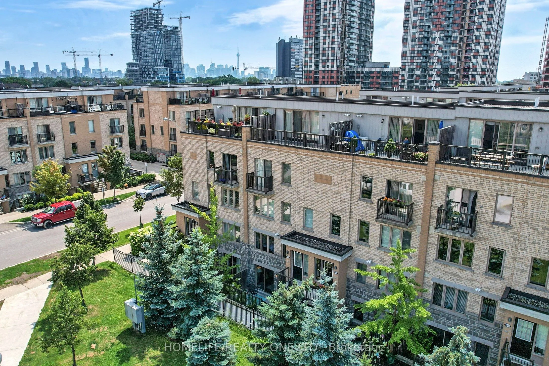 16 Foundry Avenue Th 106, Toronto W02, On M6h 0a9