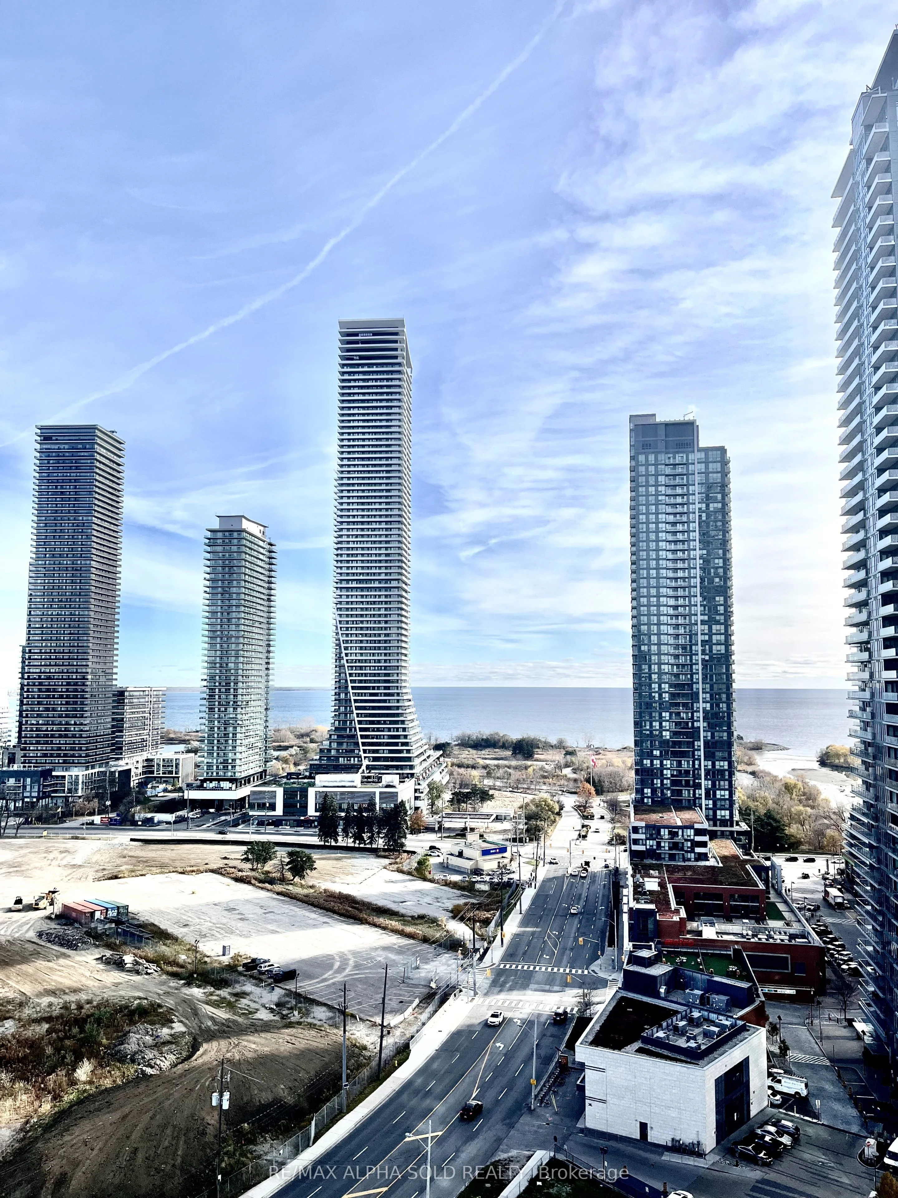 90 Park Lawn Road 2107, Toronto W06, ON M8Y 0B6