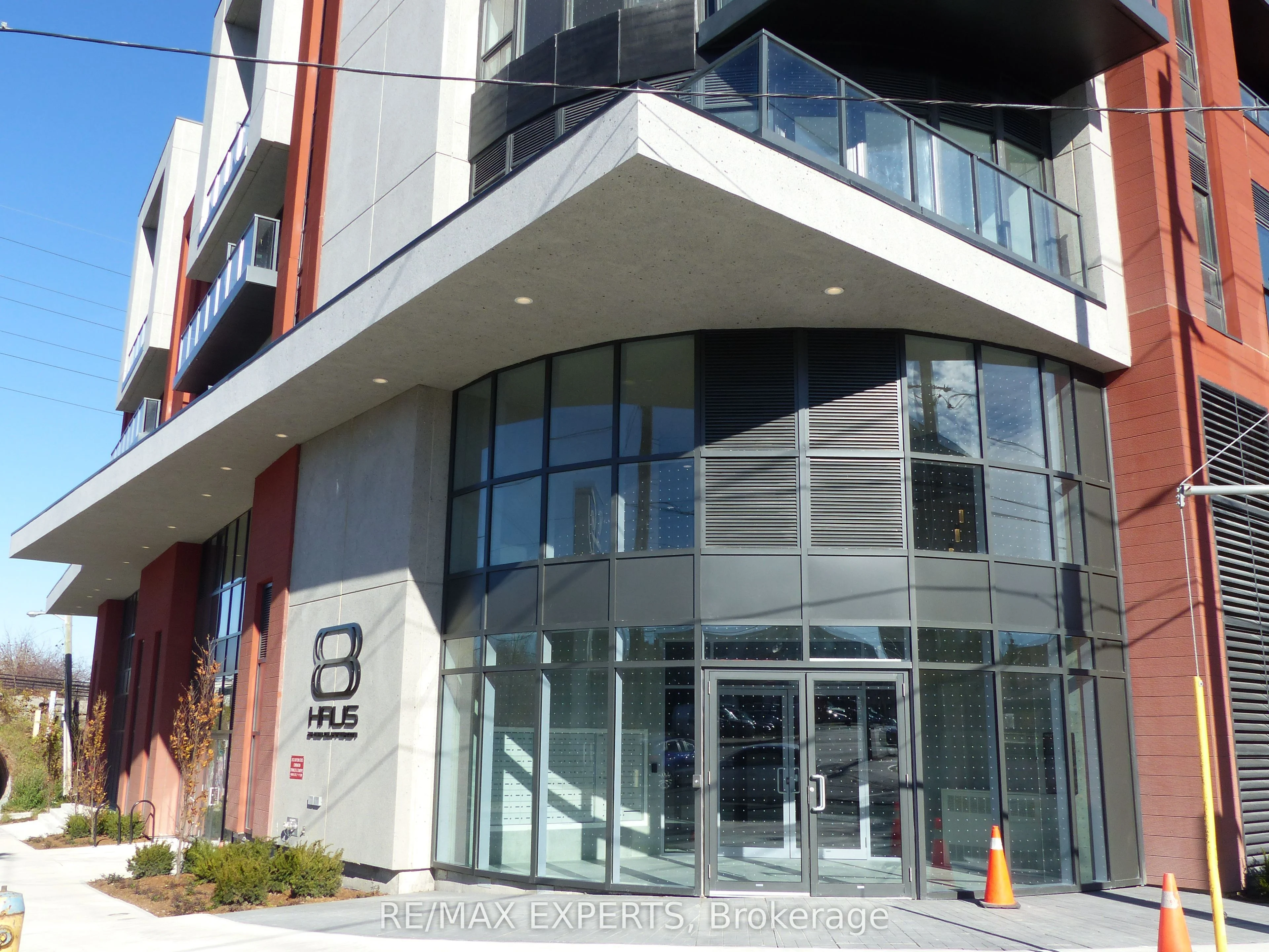 2433 Dufferin Street 517, Toronto W04, ON M6E 3T3
