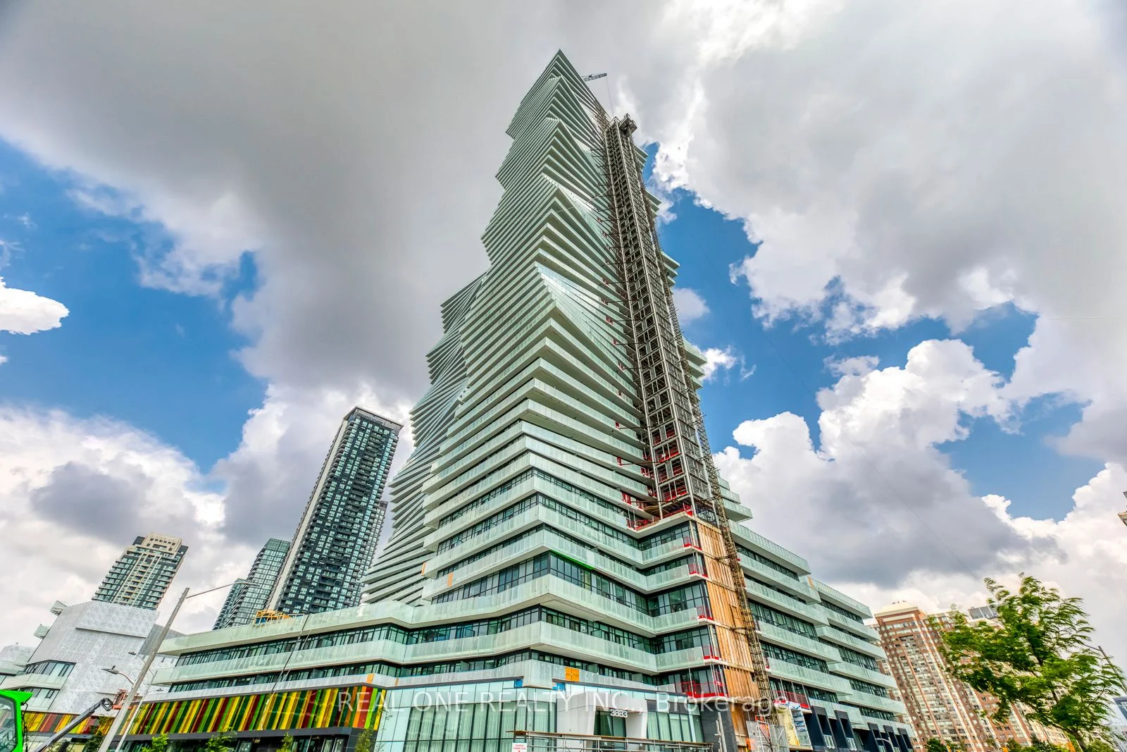 3883 Quartz Road 6013, Mississauga, On L5b 0m4