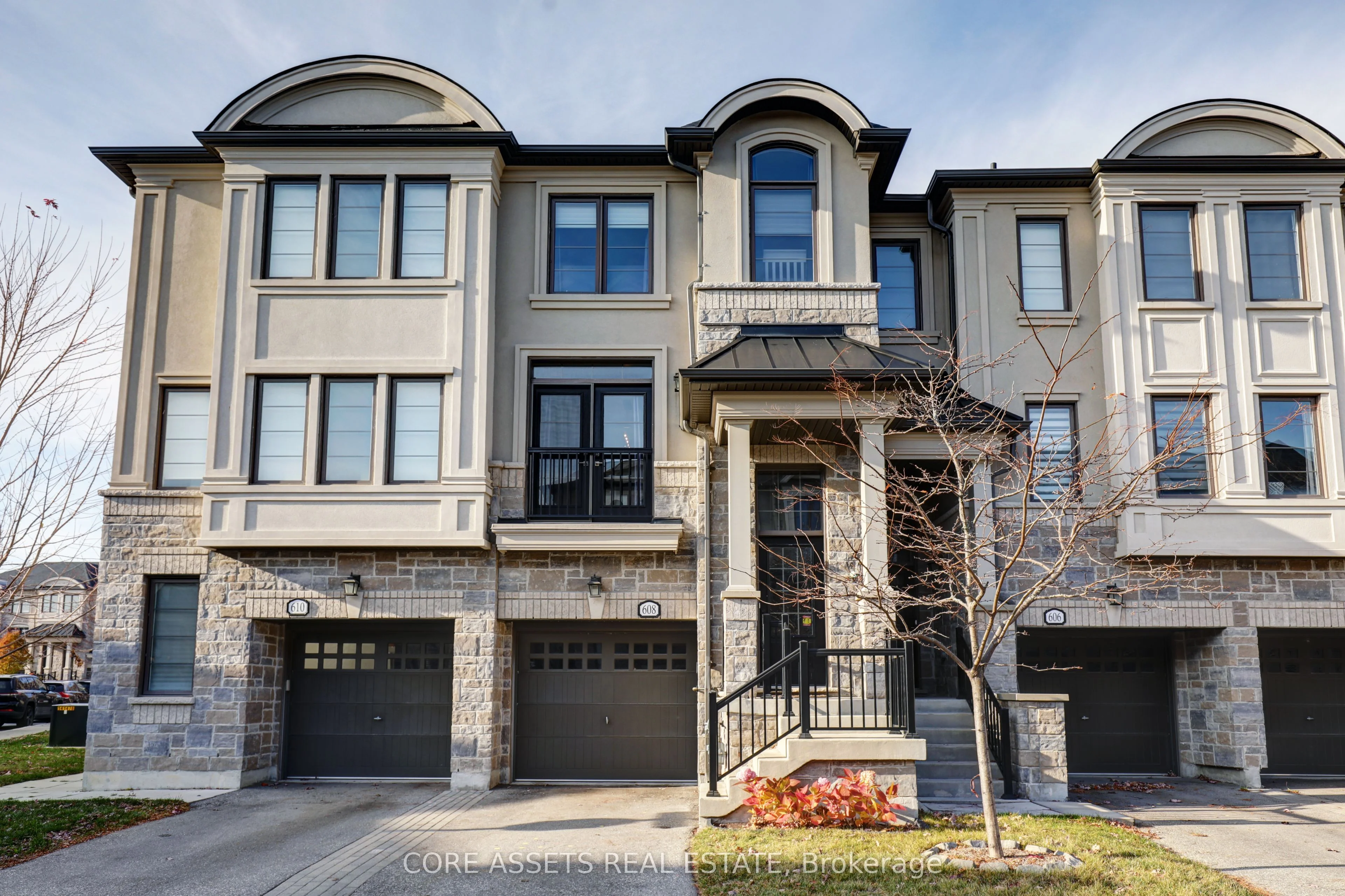 608 Mermaid Crescent, Mississauga, ON L5G 0B3