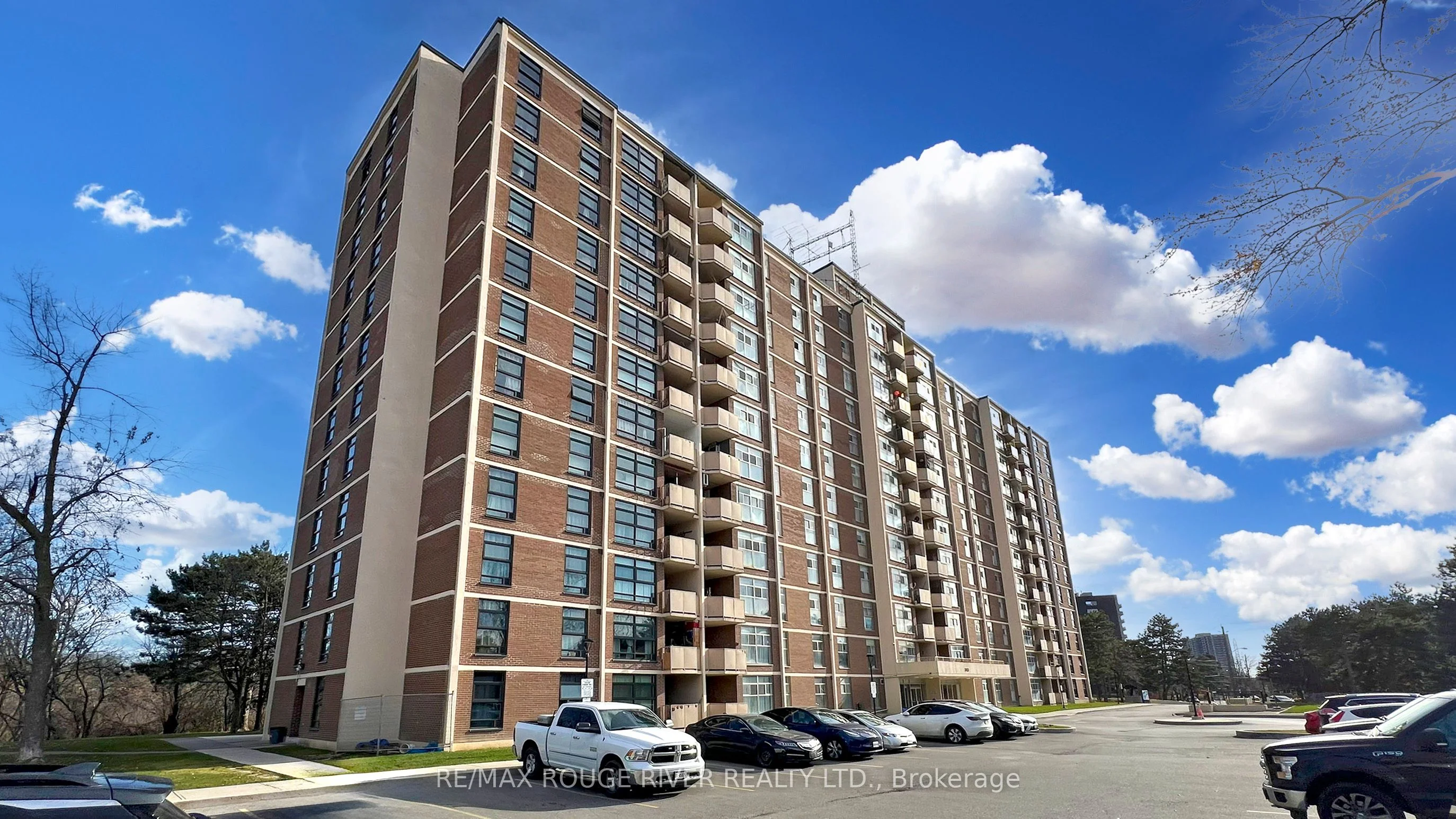 345 Driftwood Avenue 1105, Toronto W05, On M3n 2p4