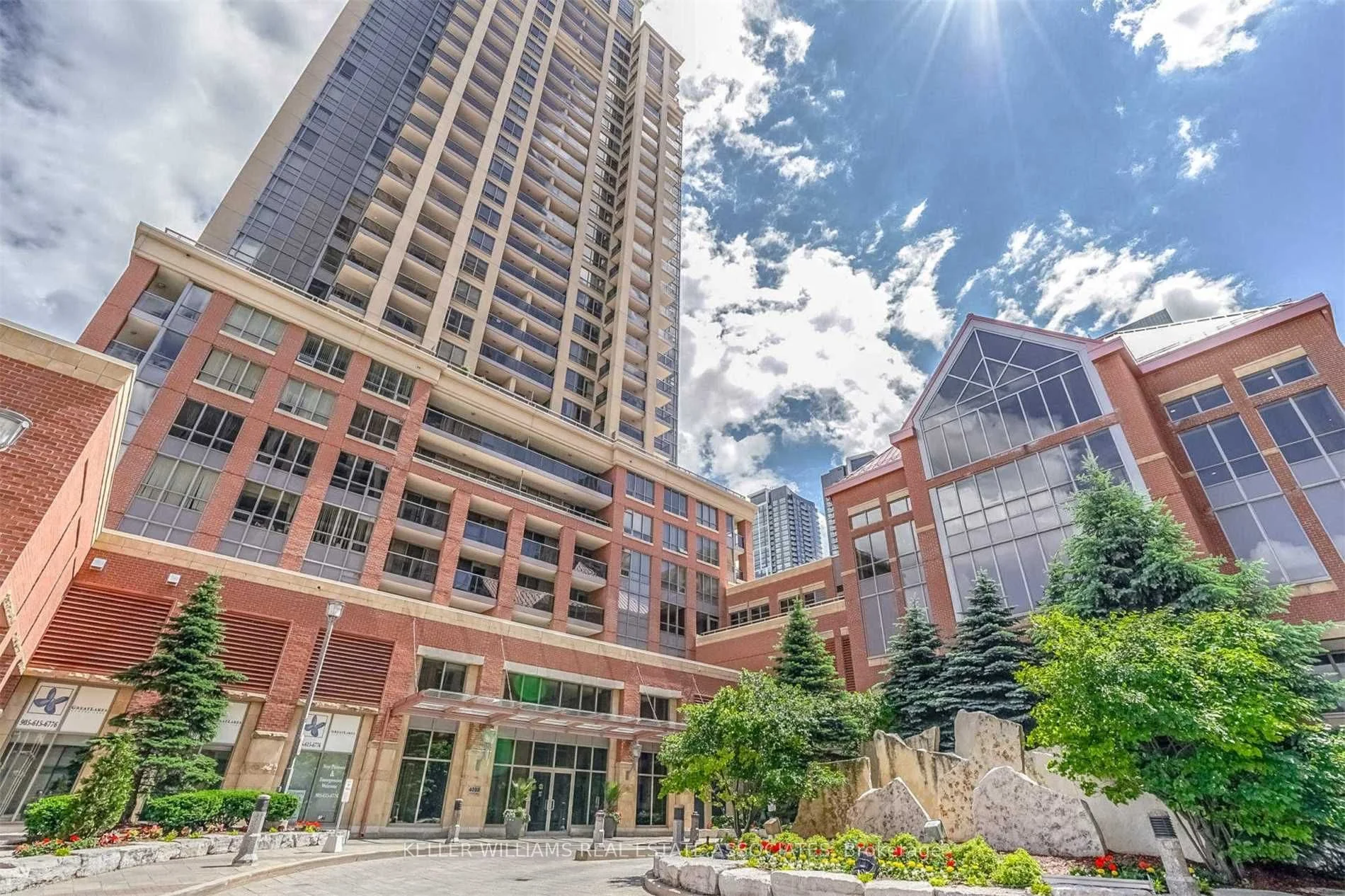 4080 Living Arts Drive 2801, Mississauga, On L5b 4n3