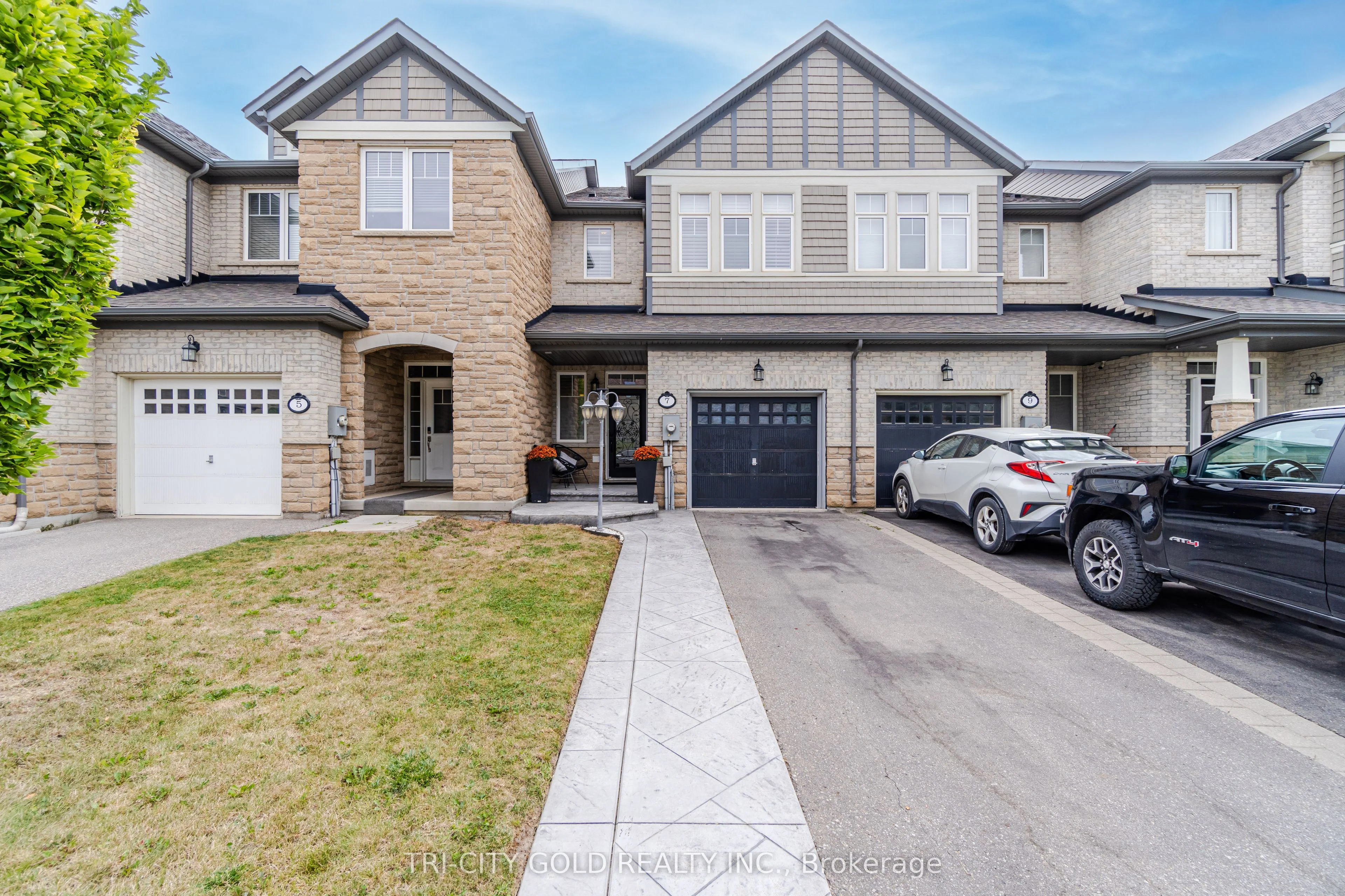 7 Stowmarket Street, Caledon, ON L7C 2H1
